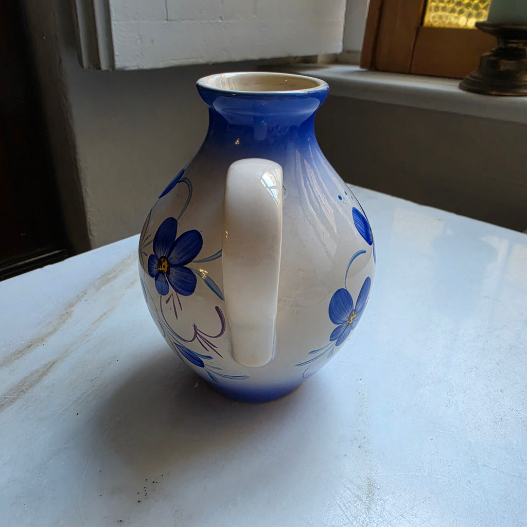 Handbemalte Vintage Vase Keramik mit Henkel - blau und Blumen Veilchen