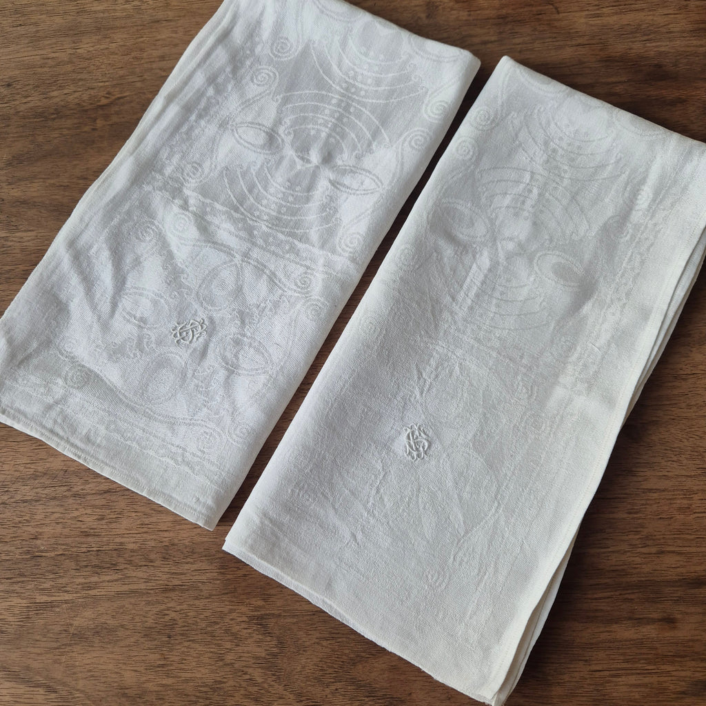 2x Antike Jugendstil Servietten mit Monogramm S.G
