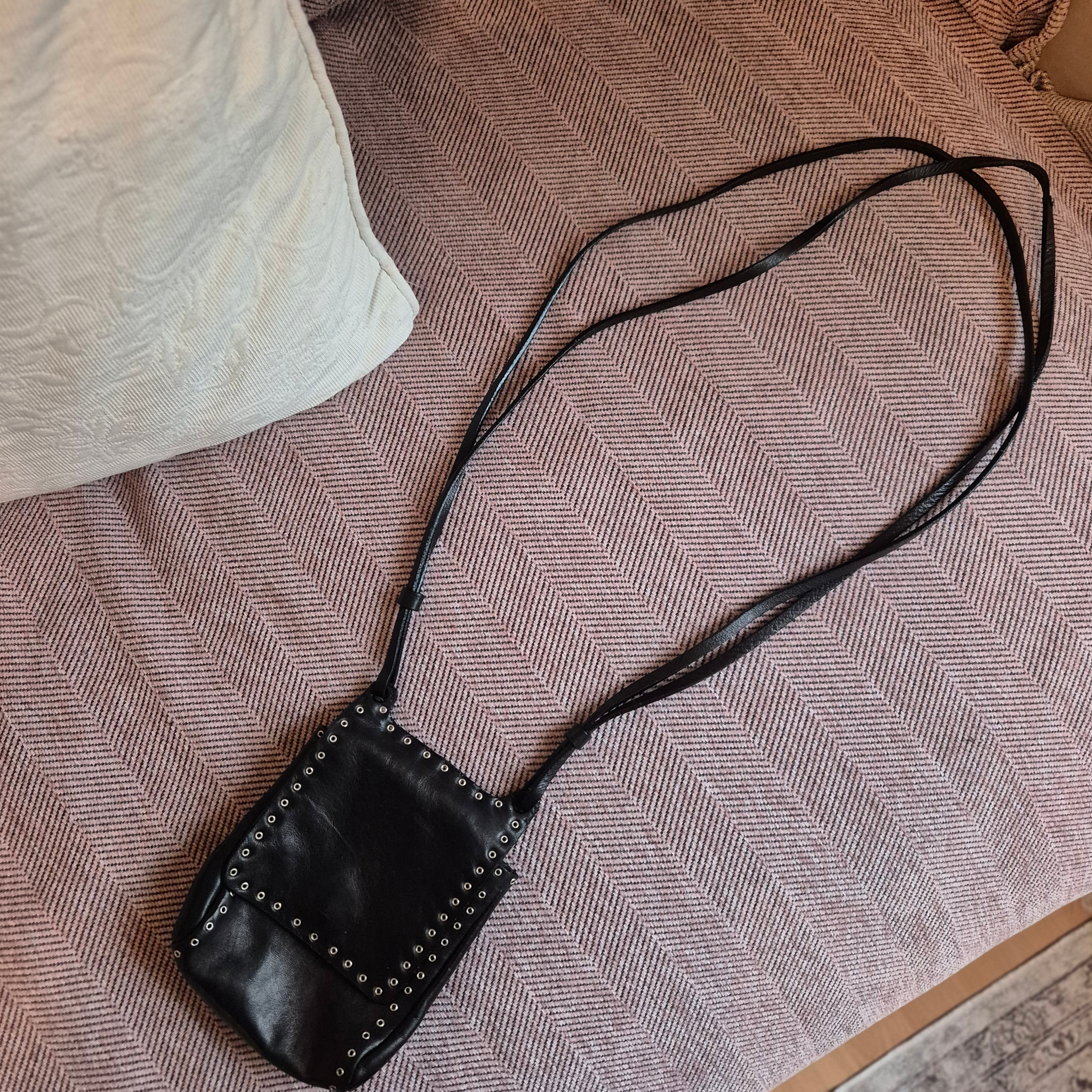 🖤 Vintage Prada 1995 – Nappa Leder Crossbody mit Ösen-Details Mini Bag