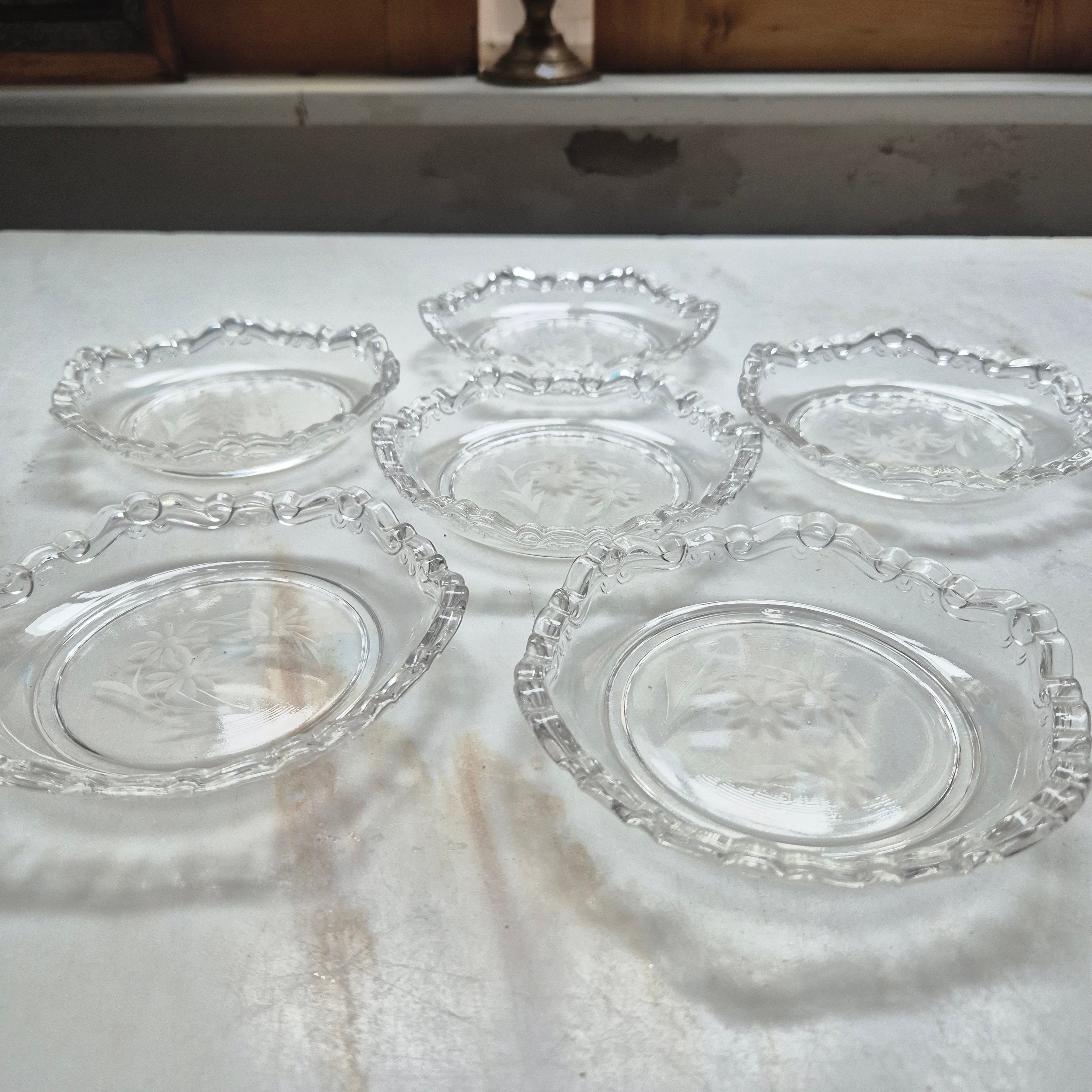 6x Vintage Glas oder Bleikristall Schalen Kuchen Teller mit Blumenmuster