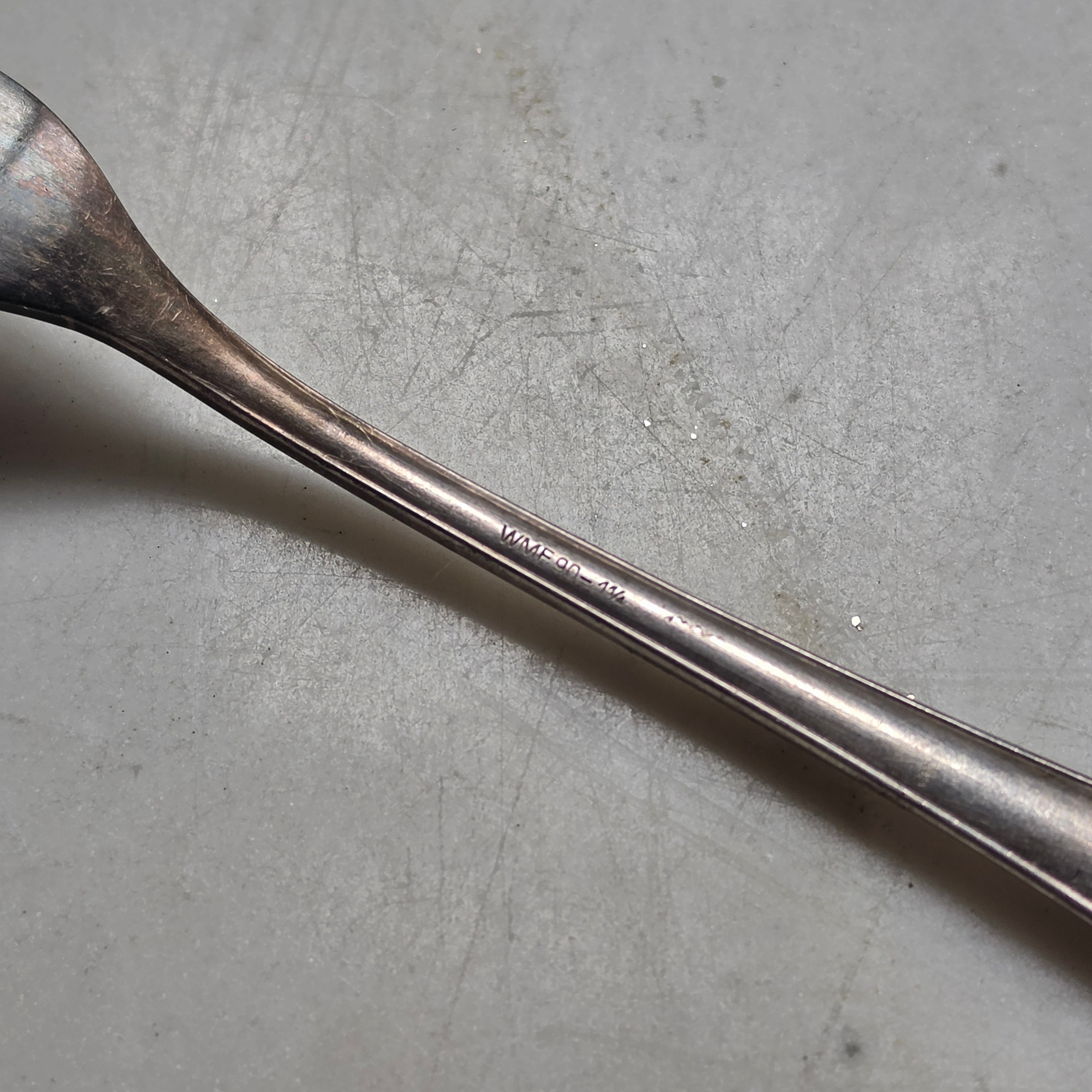 Vintage WMF Aufschnittgabel versilbert (WMF 90) – Klassische Serviergabel mit Patina