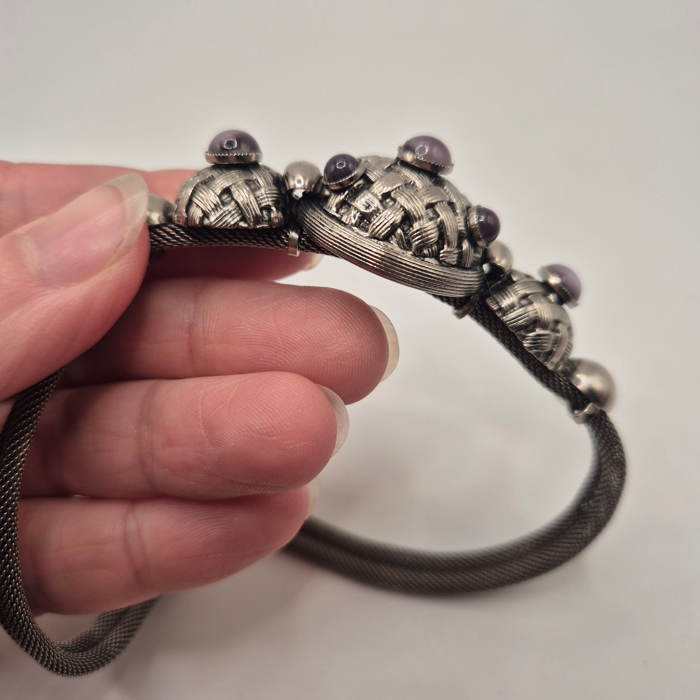 Vintage 80er Jahre Mesh Chocker Silberfarbend mit Lila Stein Cabochon Stil