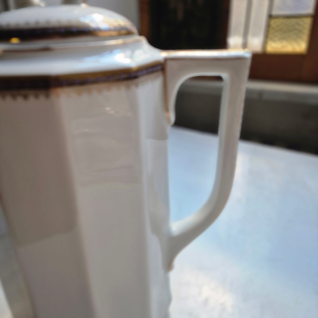 Antike Kaffeekanne Porzellan weiß mit Goldrand 30er Jahre "C.T. Altwasser & Silecia"