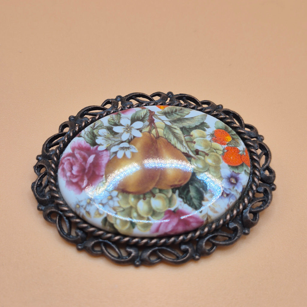 Vintage Brosche mit Birnenmotiv