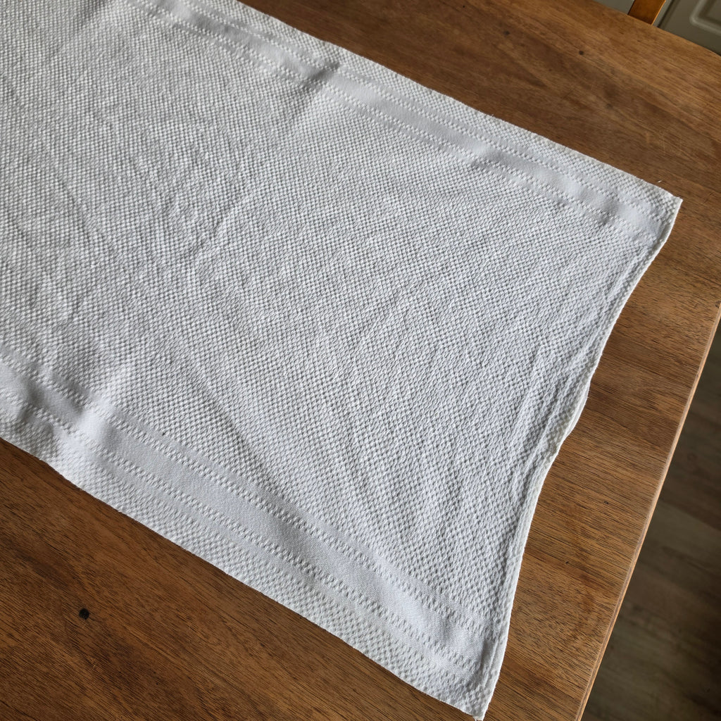 Hochwertiges weißes Waffel-Piqué-Geschirrtuch aus Baumwolle - 45x100cm