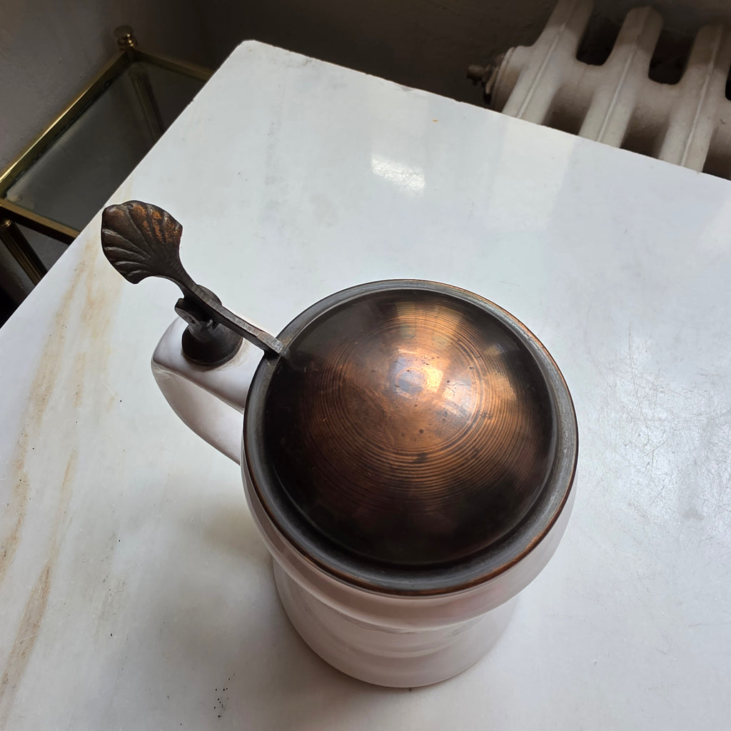 Historischer ungarischer Steingut-Bierkrug mit Zinndeckel – „Belügyi Dolgozók Szakszervezete“