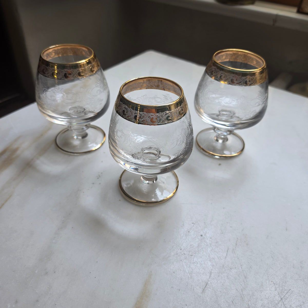 Vintage Cognacgläser / Schwenker mit Ätzdekor & Goldrand