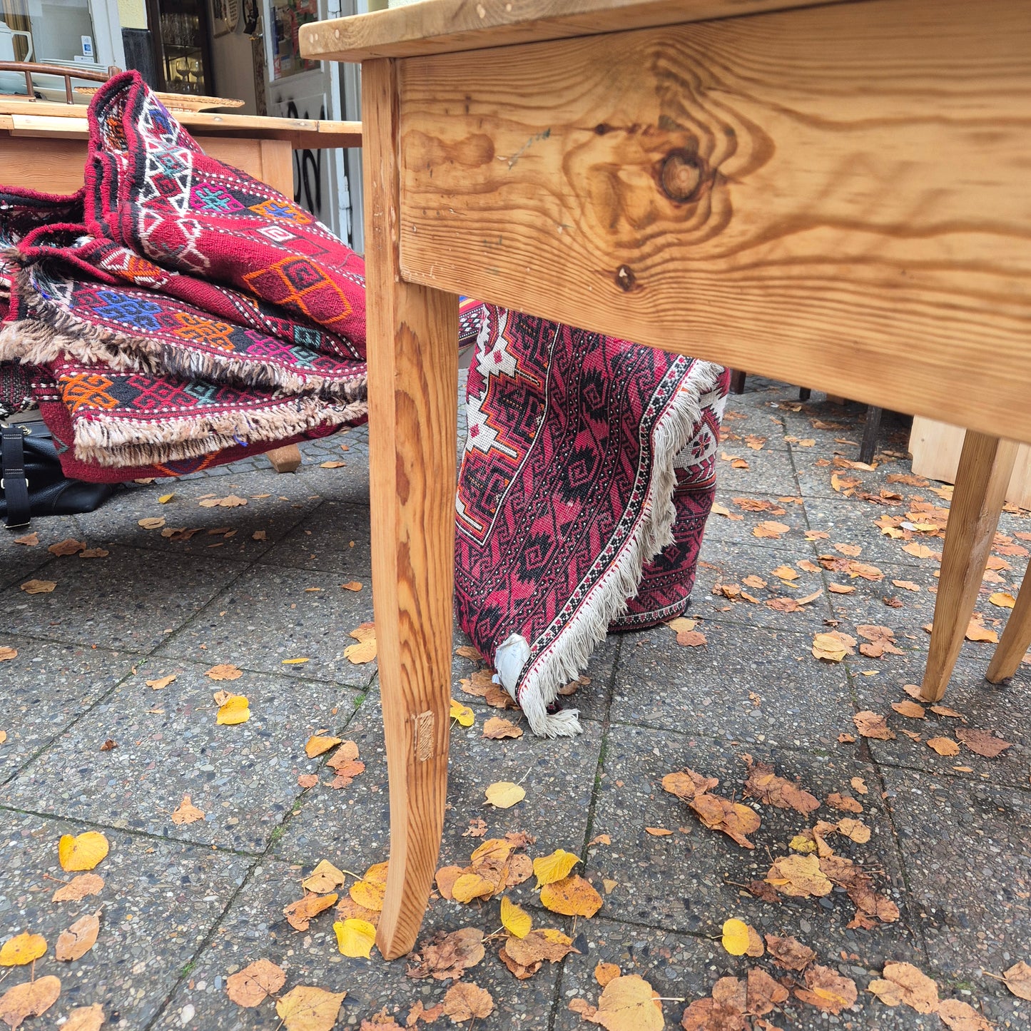 Antiker Biedermeier  Tisch von 1860 Vollholz aufgearbeitet Kiefernholz 71,5 x 99cm Vollholz