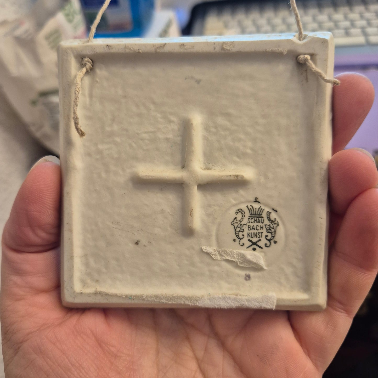 Antikes kleines Kachelbild handgemalt mit Spruch "Hab mich lieb" Mohnblume