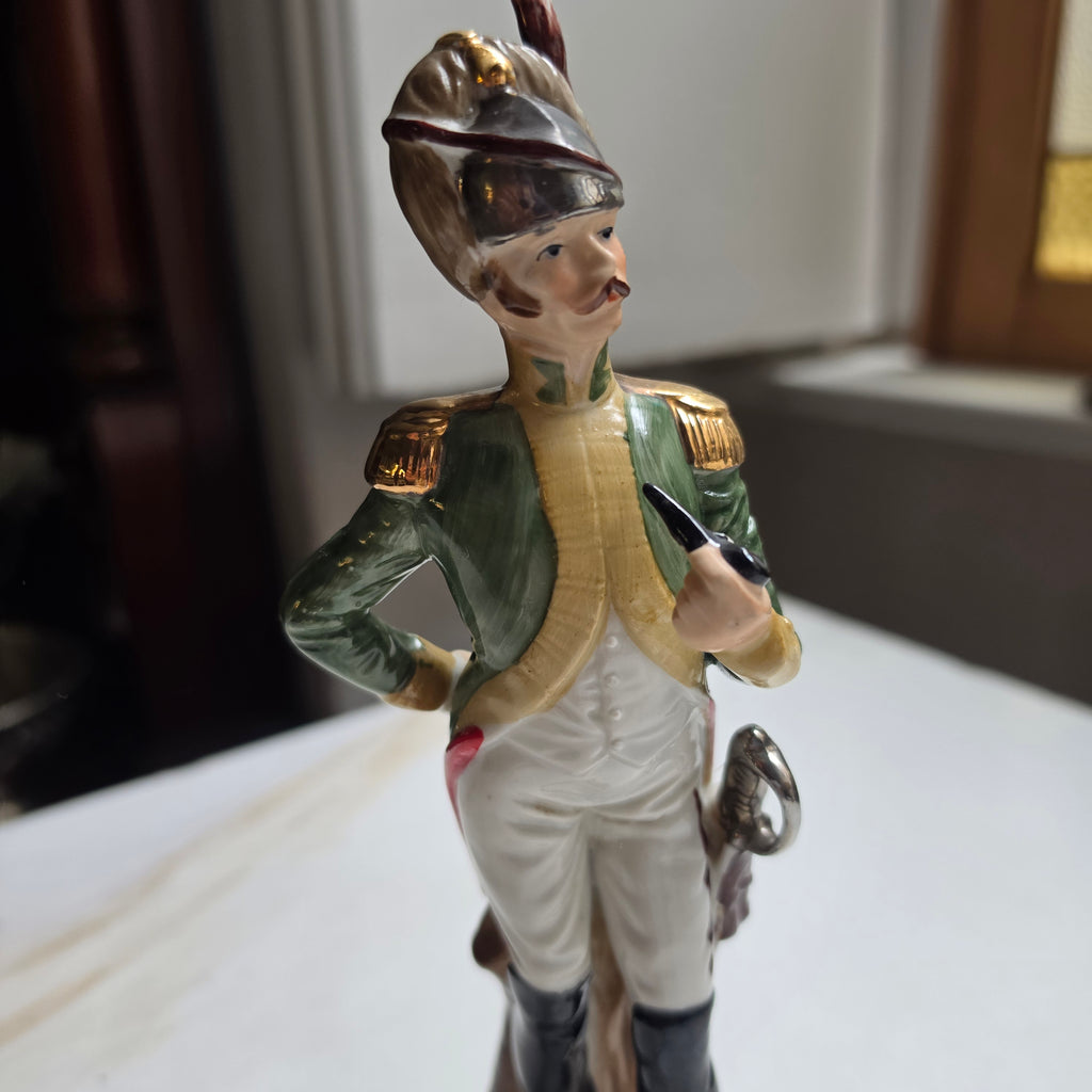 Sammelfigur Porzellan: „Soldat d'Infanterie“ – Offizier mit Pfeife & Säbel