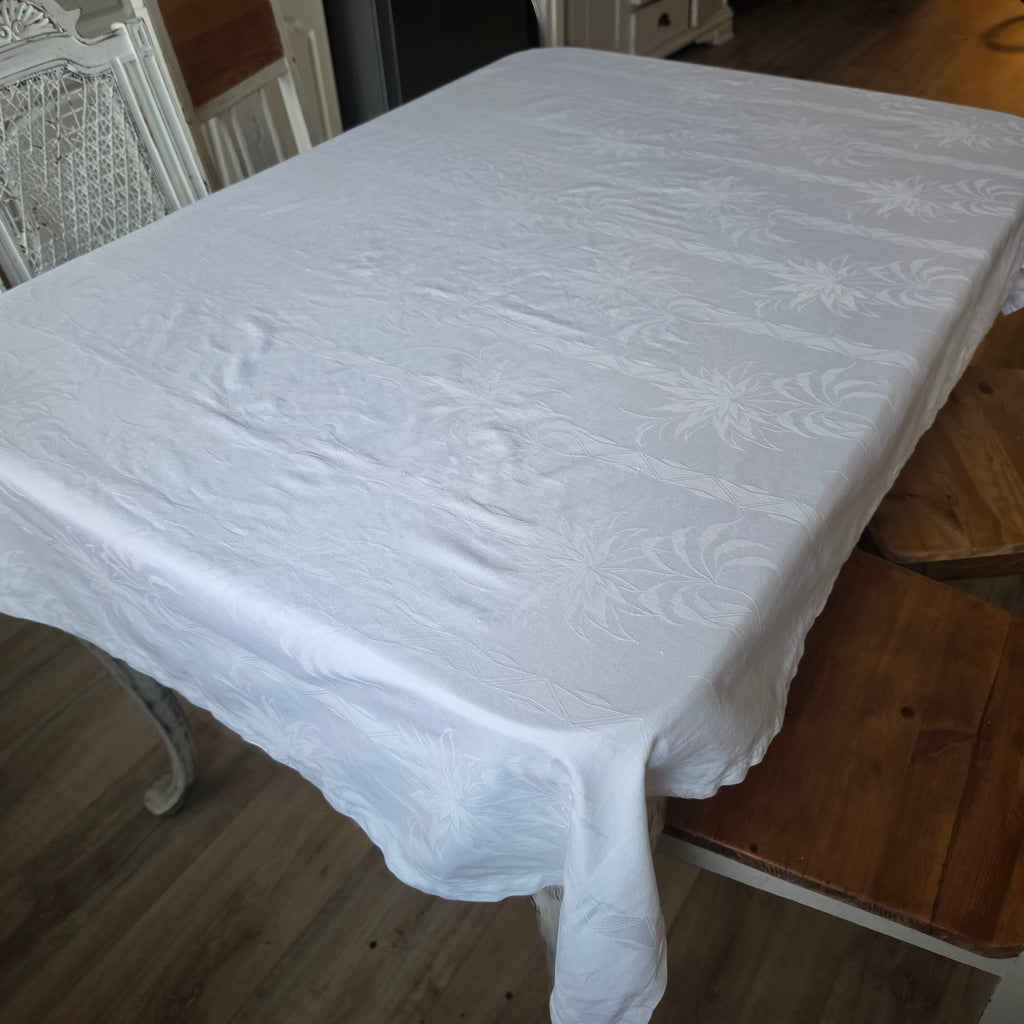 Vintage Jacquard-Damast Tischdecke „Palma“ – Reinweiß mit eingewebtem Palmen-Dekor - 125x155cm