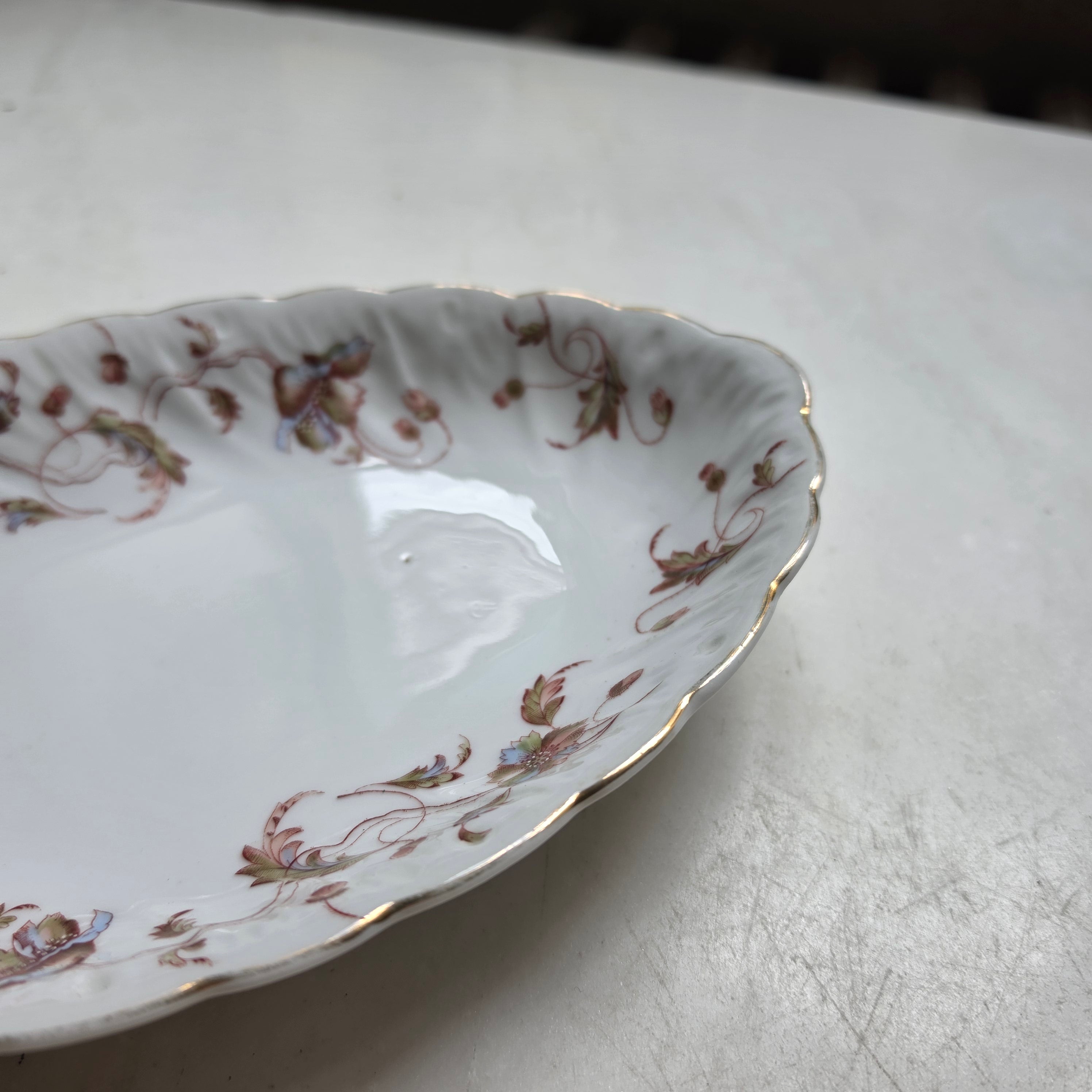 Antike Porzellan-Anbietschale mit floralem Dekor & Goldrand – Vintage Servierschale - Oval