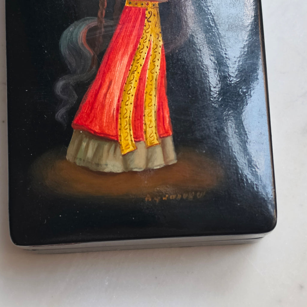 Handbemalte Russische Lackdose - Schmuckschatulle mit Palekh- Fedoskino Motiven – Traditionelle Miniaturmalerei