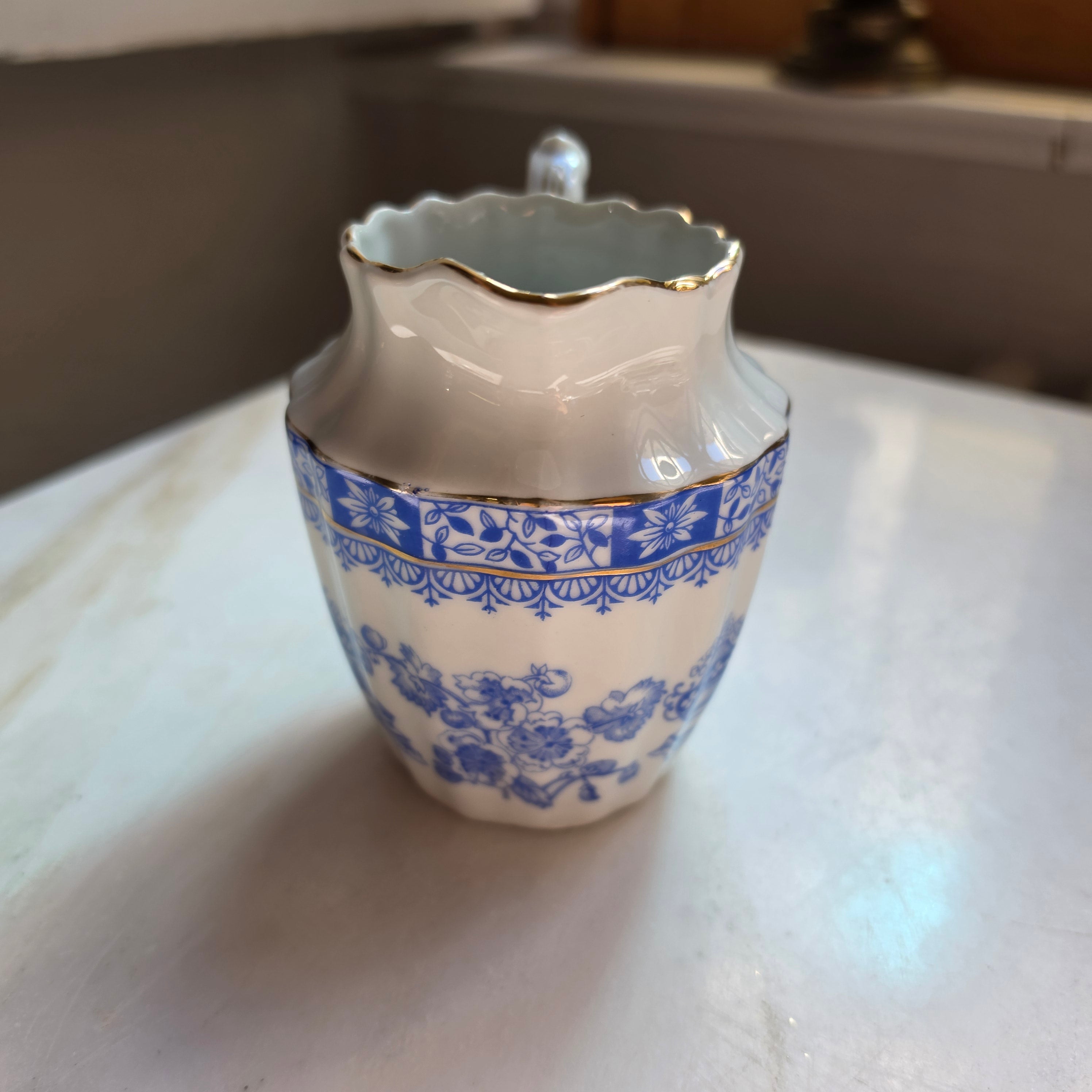 Vintage Porzellan-Milchkännchen „Blau China“ mit Goldrand & Blauem Dekor