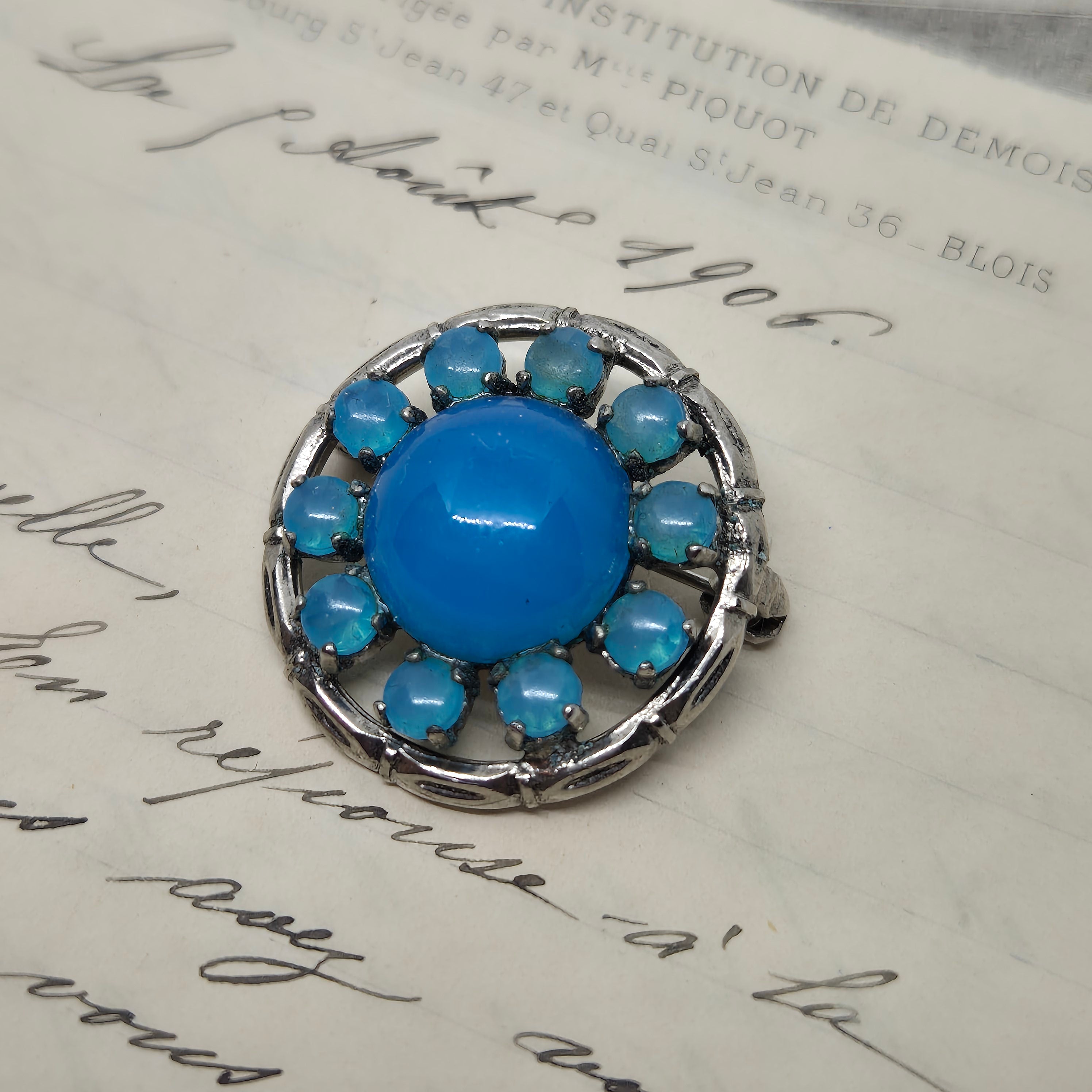 Feine 50er Jahre Brosche Blume Silber blau Kranz