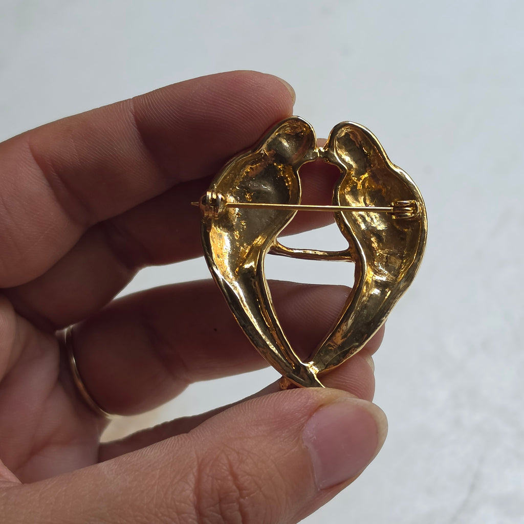 Vintage Goldfarbene Emaille-Brosche "Zwei Liebende Papageien"