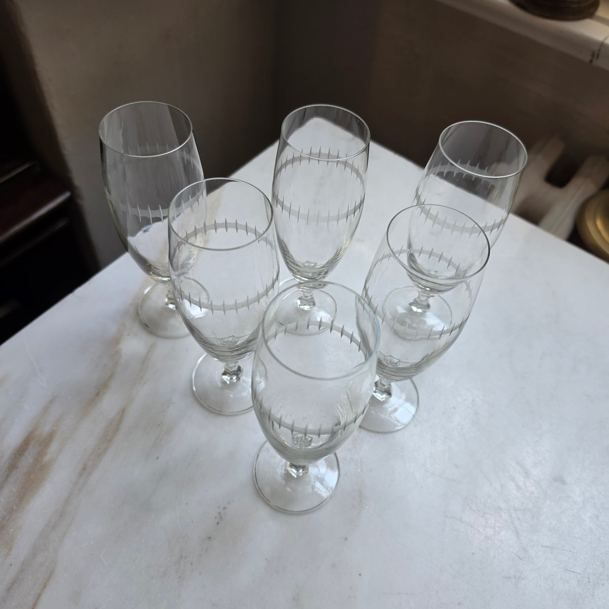 6er-Set Elegante Sektflöten mit Schliffdekor & Facettiertem Stiel – Vintage Champagne Flutes