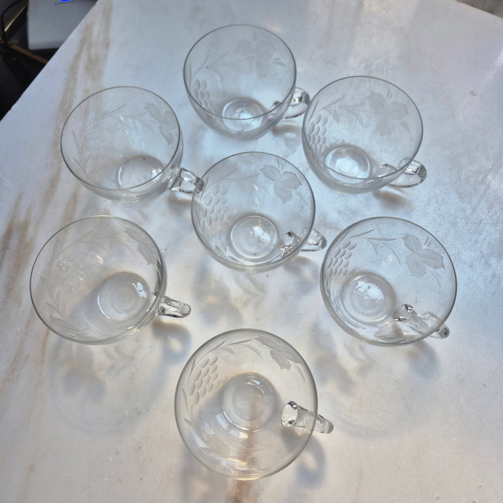 7x Vintage Teegläser mit geschliffenem Motiv