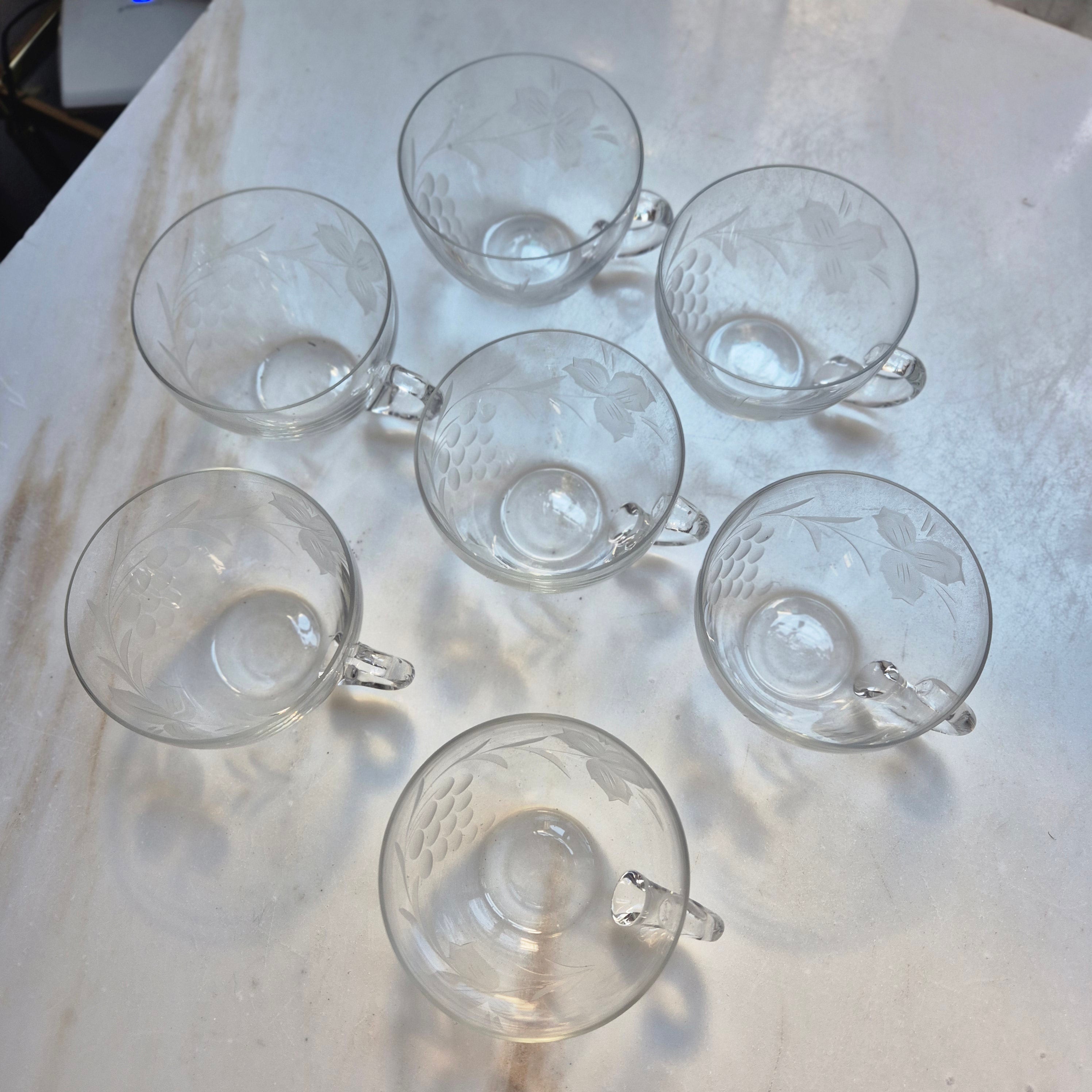 7x Vintage Teegläser mit geschliffenem Motiv
