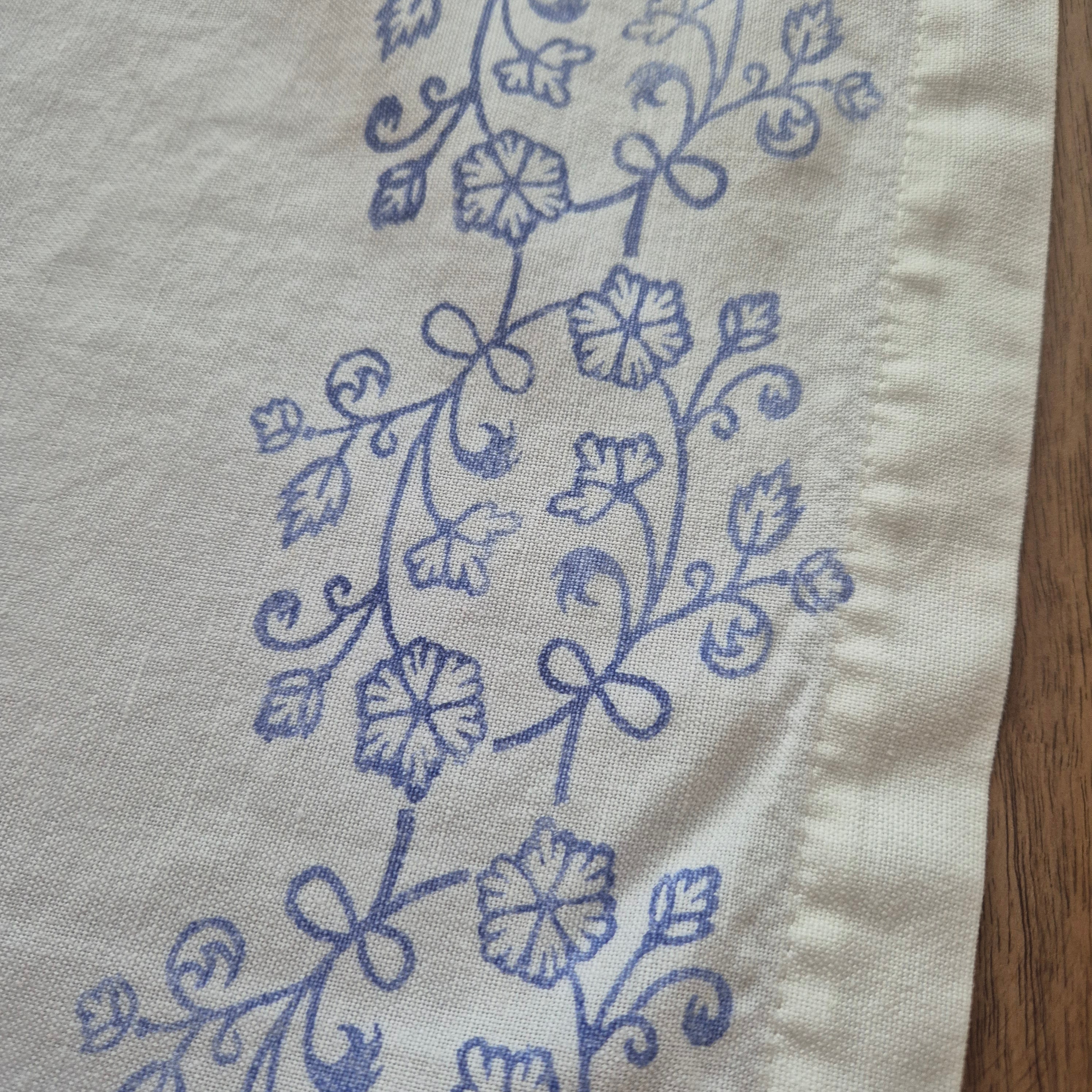 Vintage Baumwolle Gardine mit blauem Stempel Muster rechte Seite 115x169cm Handgemacht