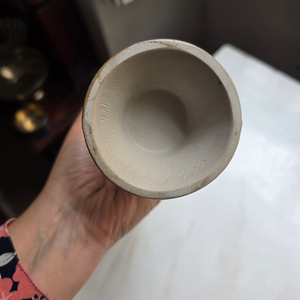 Handgemachte Vintage-Keramikvase mit blauer Ritzdekor-Malerei - Bier