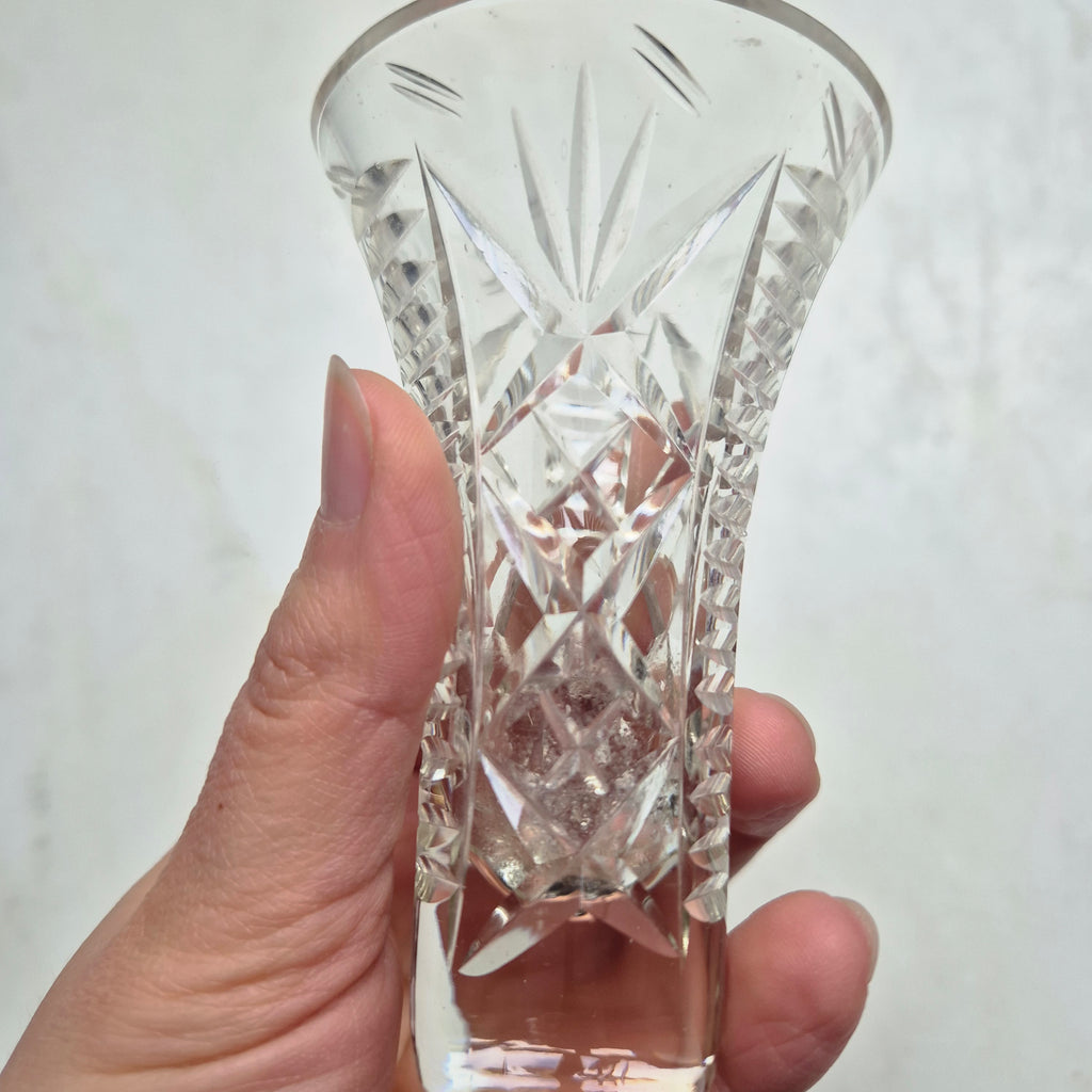 Vintage kleine Kristallvase auf Fuß