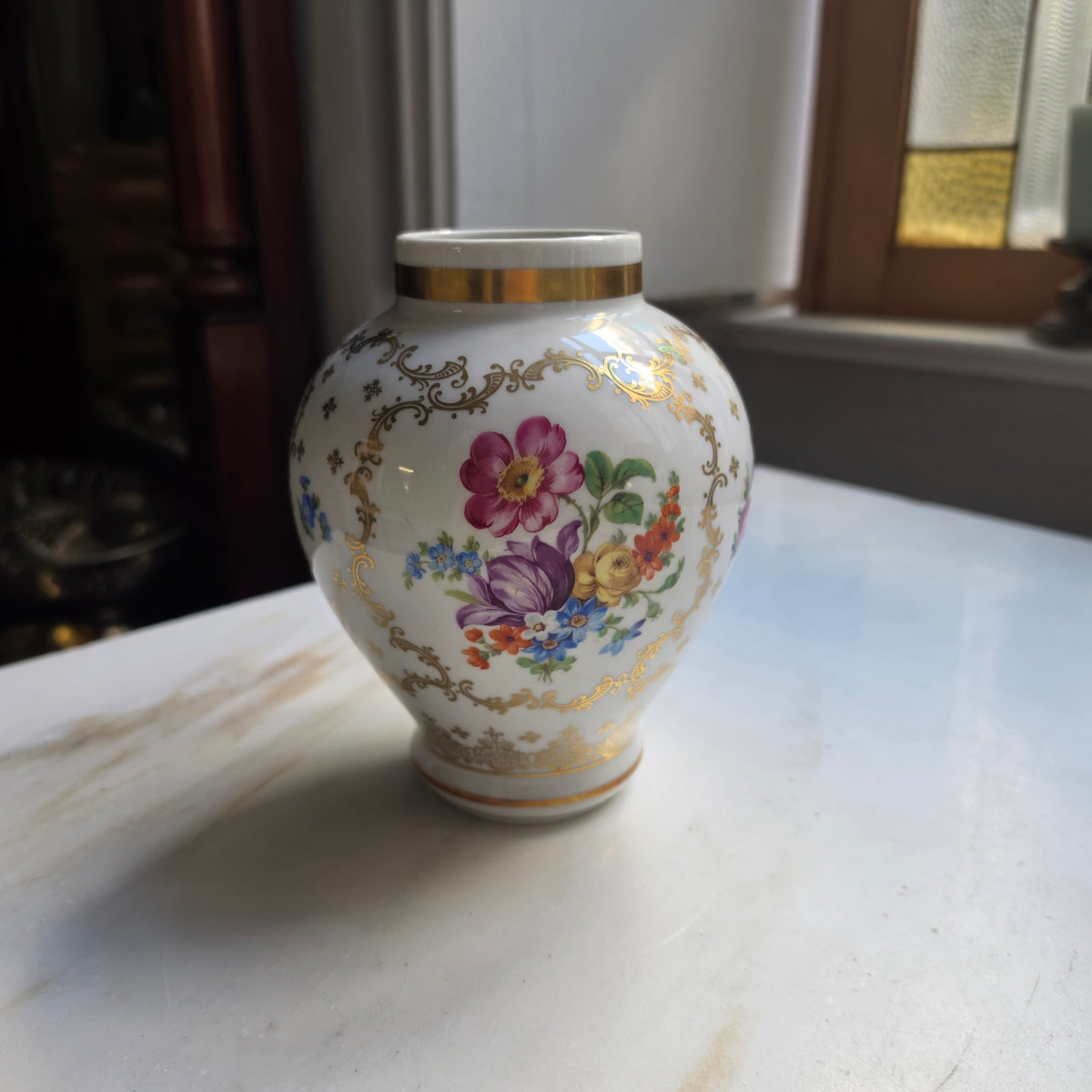 Edle Vintage Kugelvase aus Porzellan – Schumann Bavaria Filigranes Golddekor & Blumenbouquet