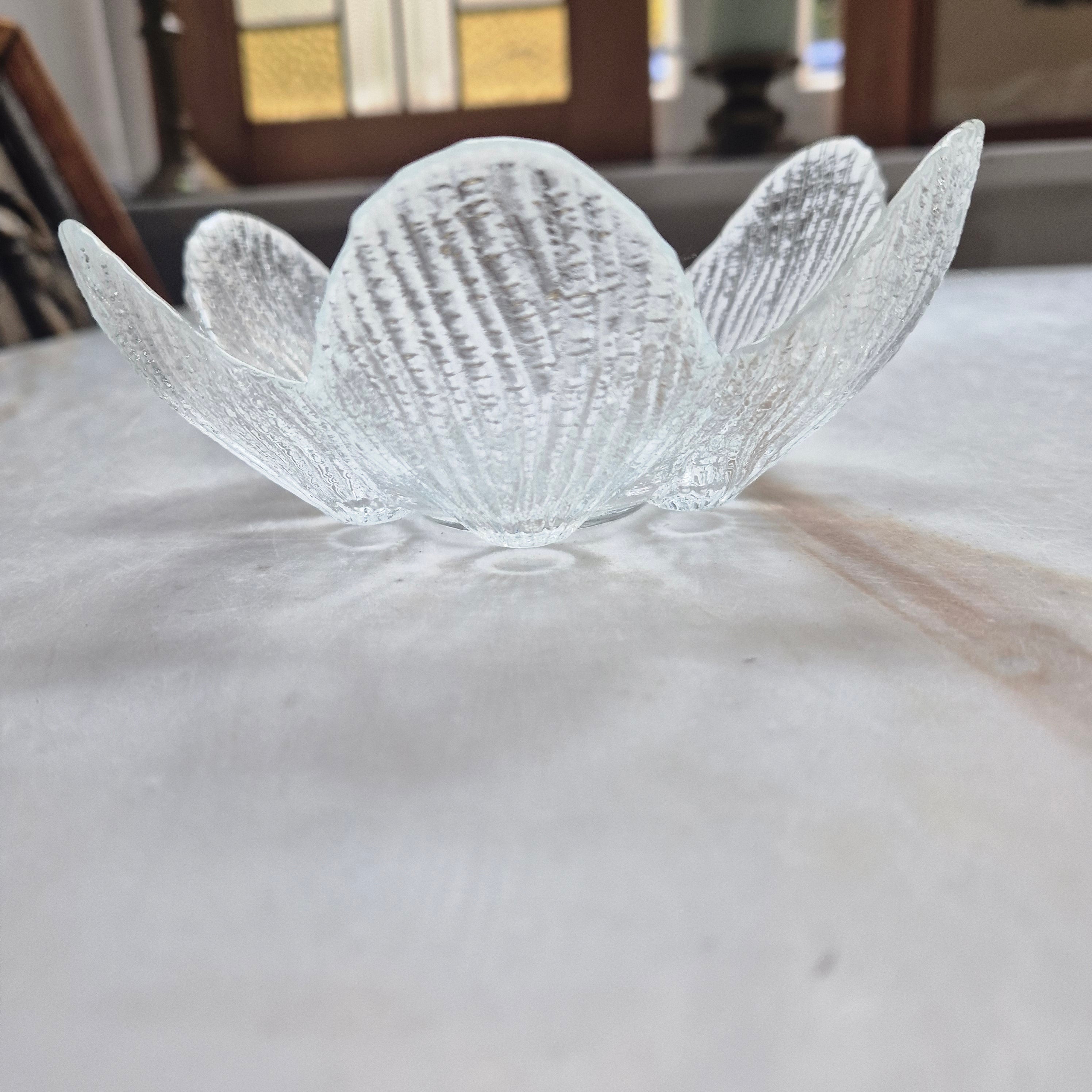 Kleine Vintage Blüten Glasschale
