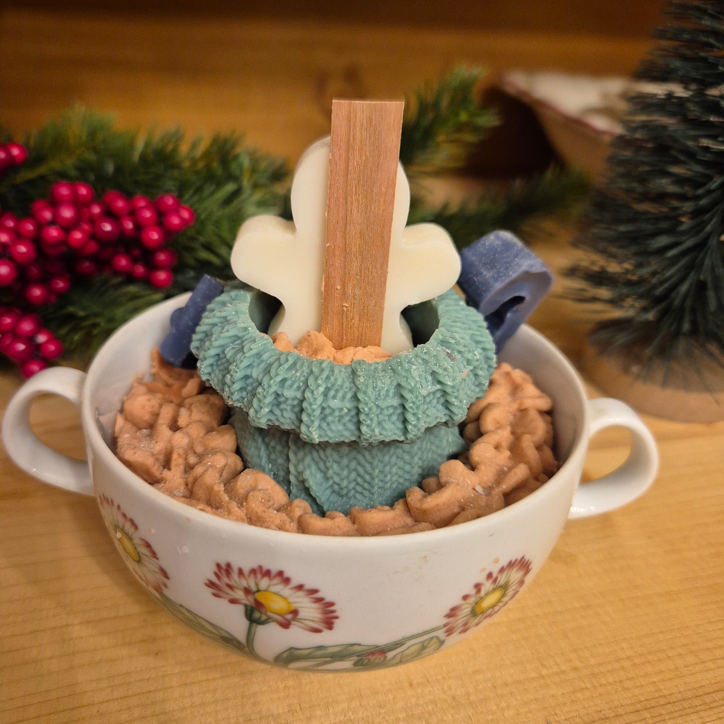 Handgemachte Sojawachskerze Weihnachtesgeschenk Sahne Lebkuchen Dessert in Antiker Porzellan Suppentasse Arzberg