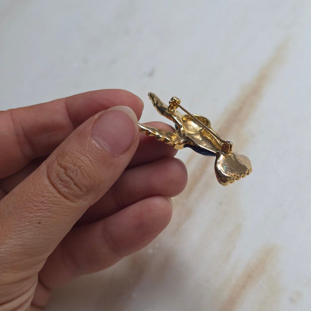 Exquisite Kolibri-Brosche – Bunter Emaille-Schmuck mit Kristall-Details