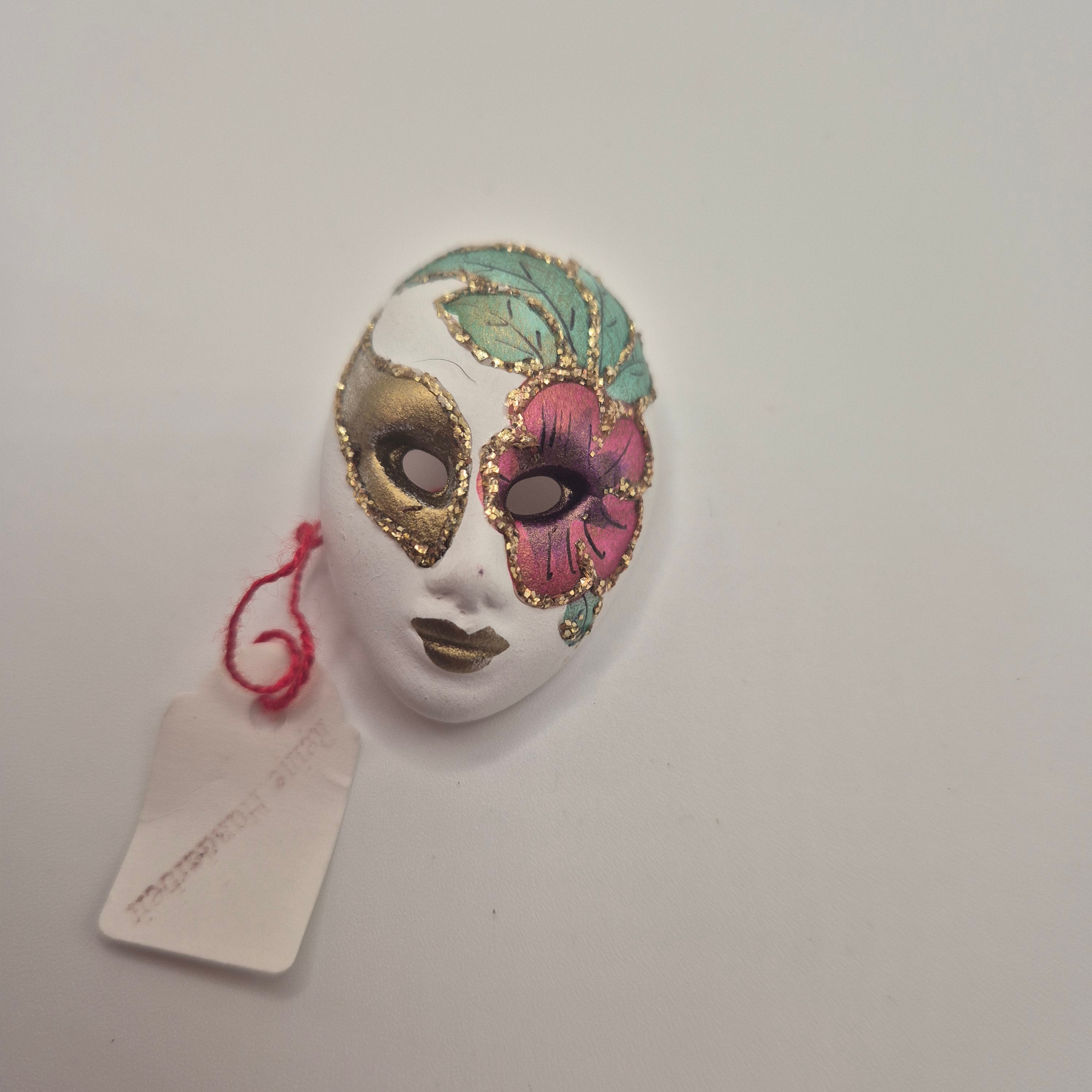 Wunderschöne venezianische Masken-Brosche | Handgemacht | Keramik Unikat