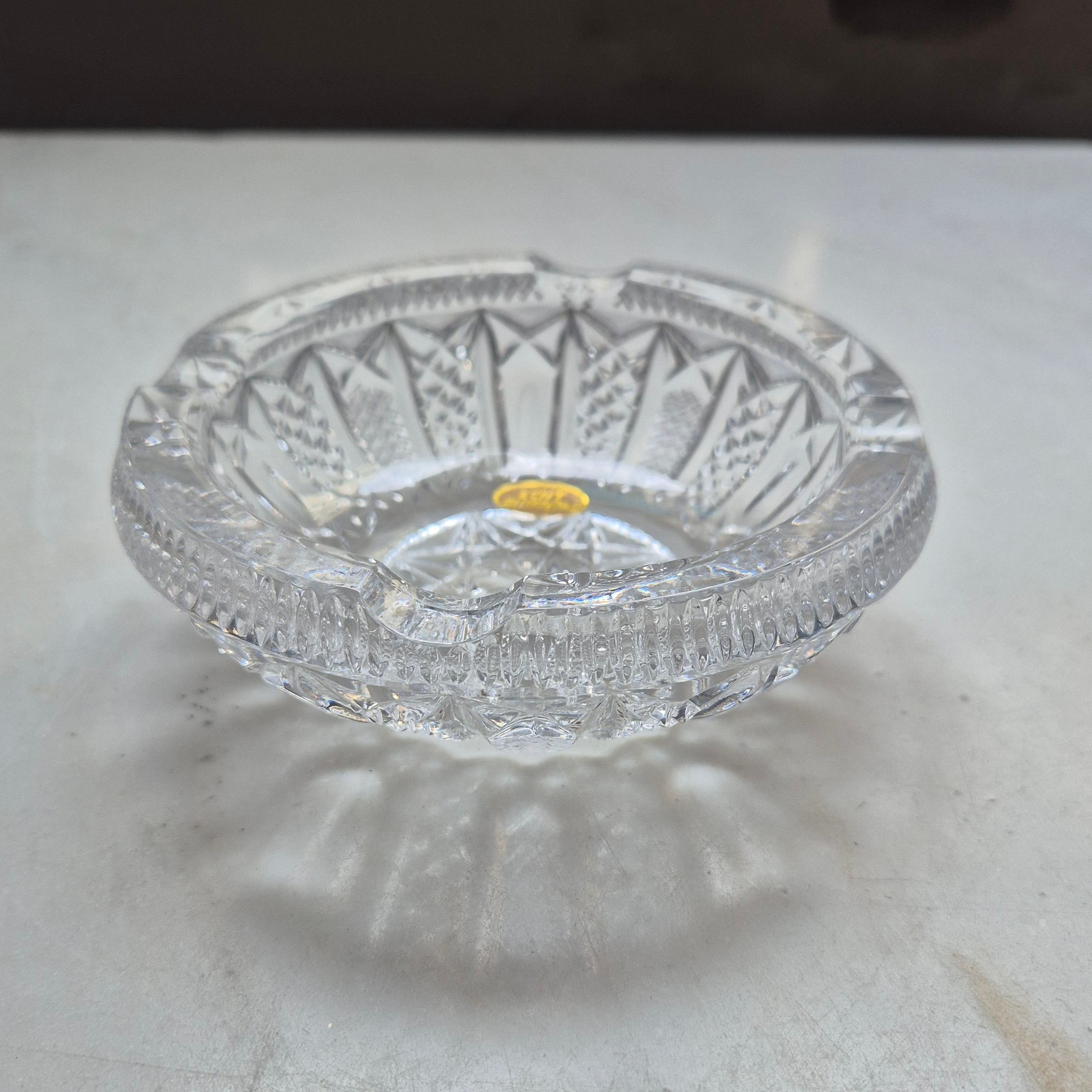 Vintage Bleikristall Aschenbecher mit geschliffenem Dekor