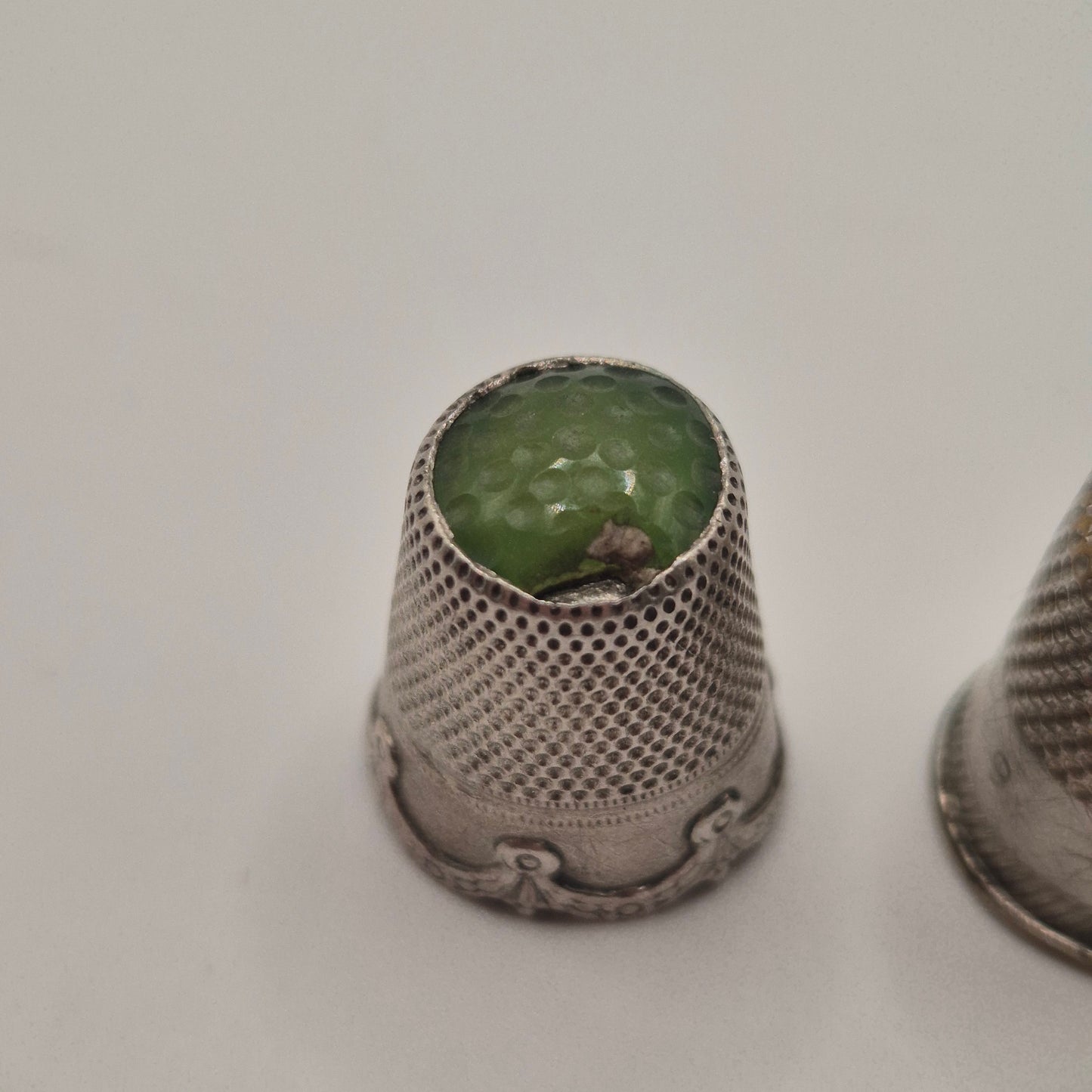 2x Uralte Fingerhüte Metall Jugendstil