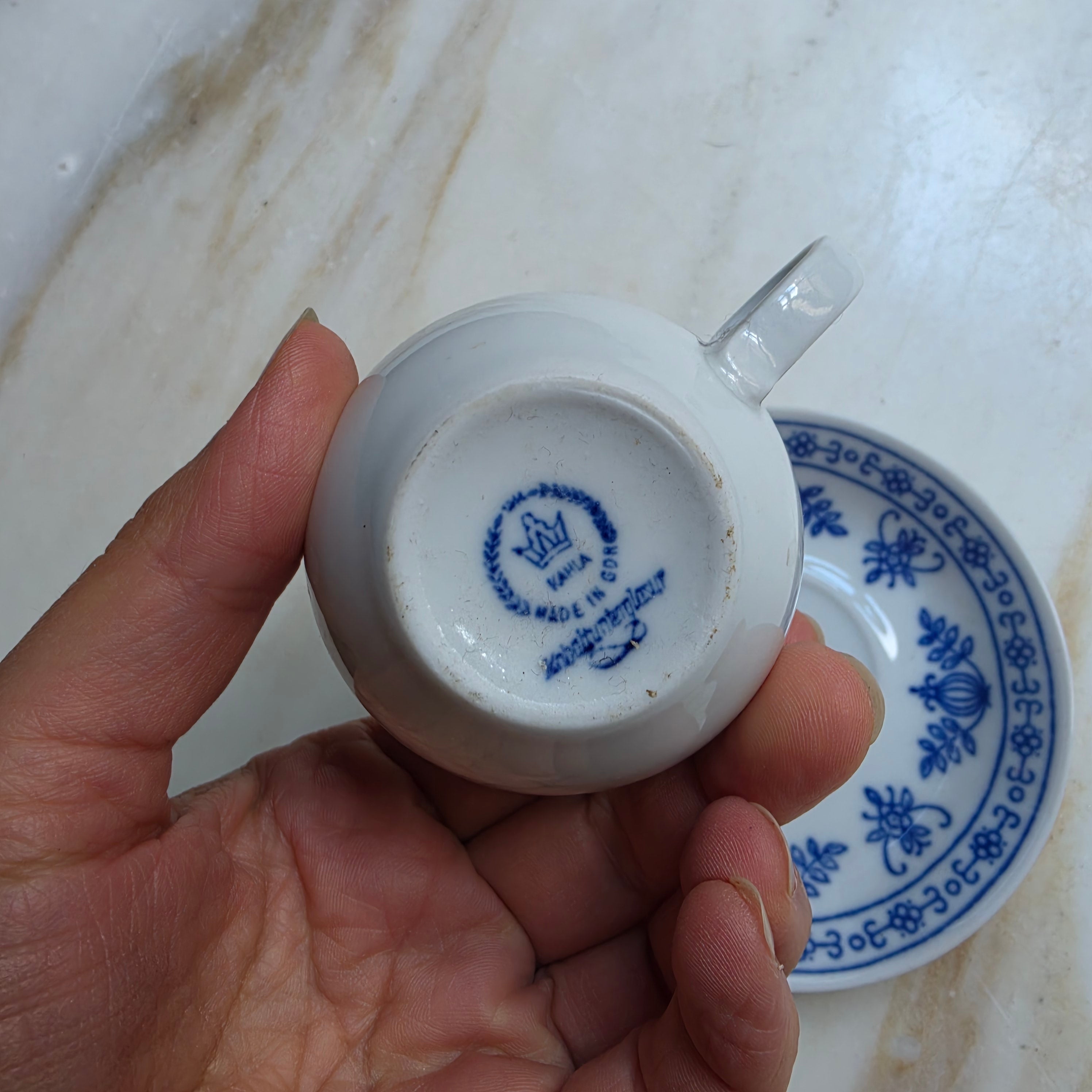 1x Kahla GDR Zwiebelmuster Kobaltunterglasur Mokkatasse mit Untertassen Vintage blau weiß