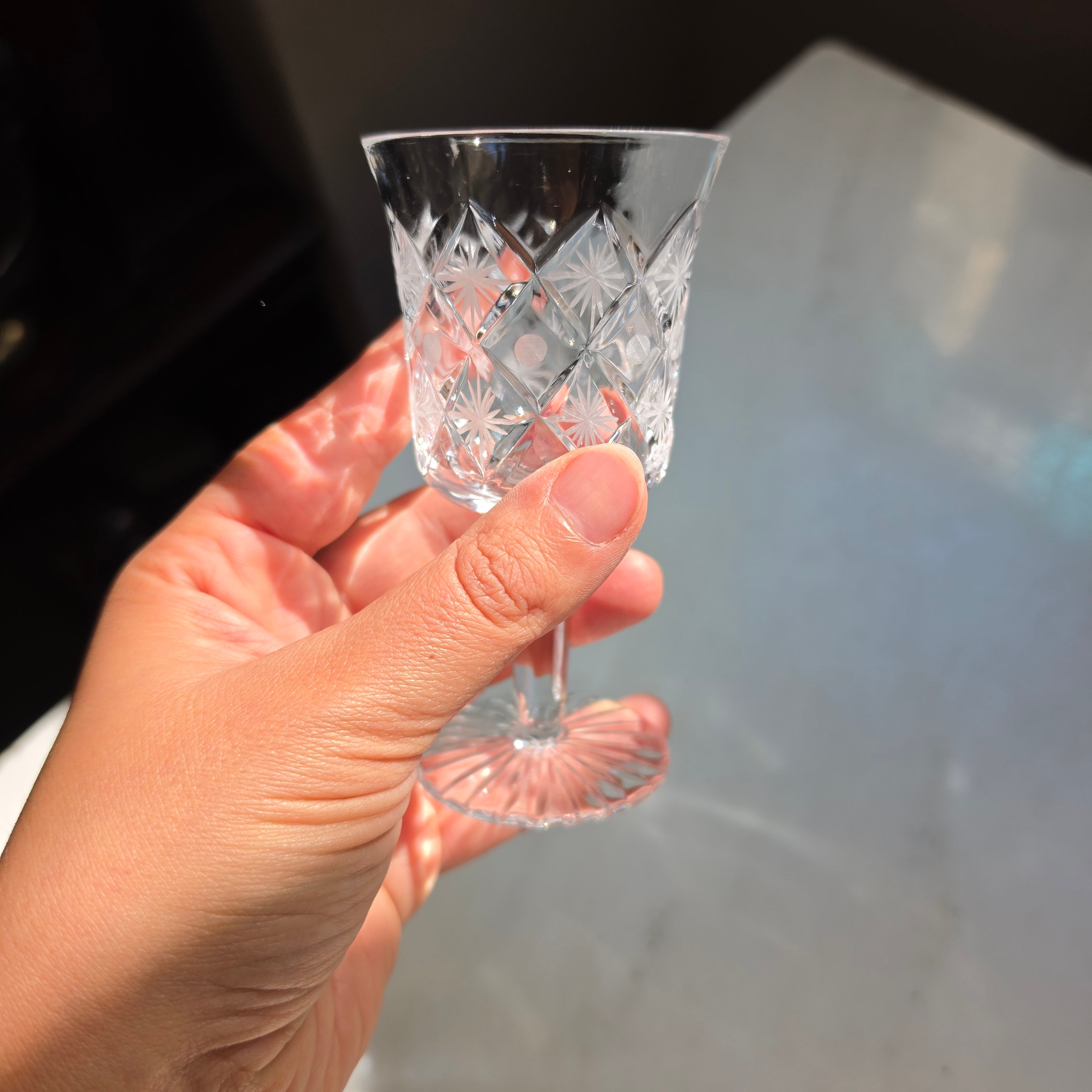 Edles Kristall-Likörglas mit Facettenschliff – Eleganter Schnaps- & Digestif-Kelch - Vintage-Stil