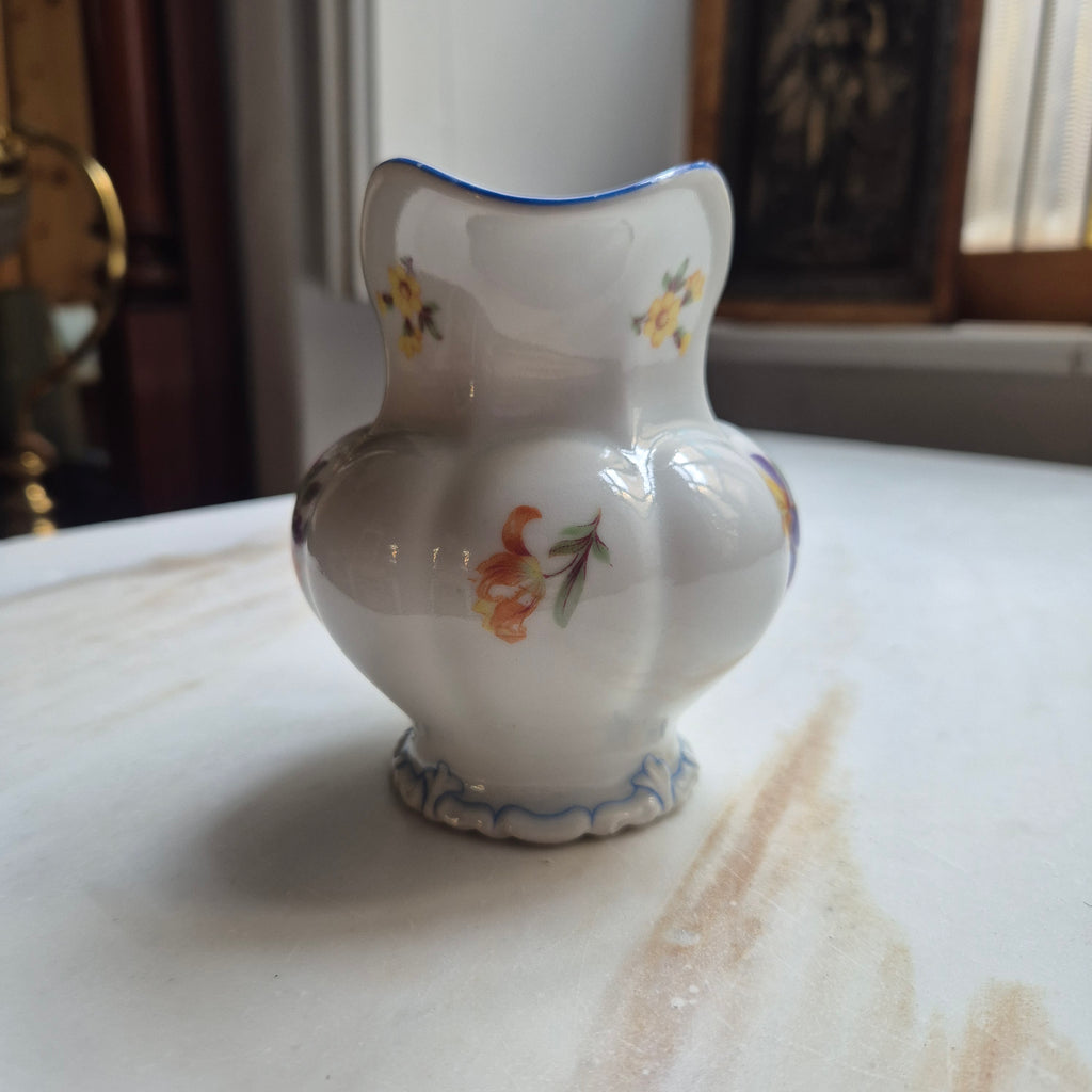Antikes Porzellan Milchkännchen "Gebrüder Schoenau" handbemalt Blumendekor