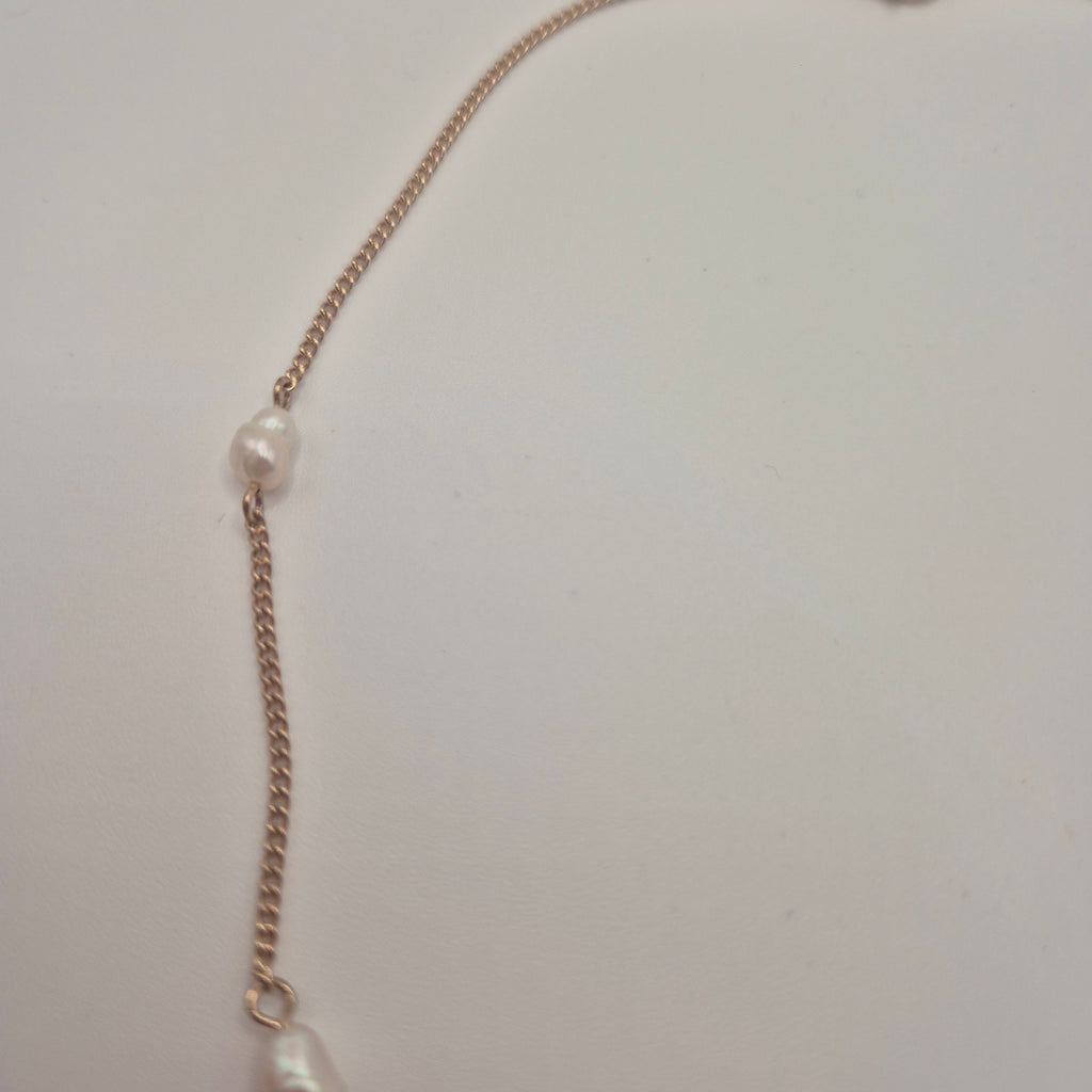 Elegante Gliederkette mit Perlen-Akzenten (Gold-Optik)