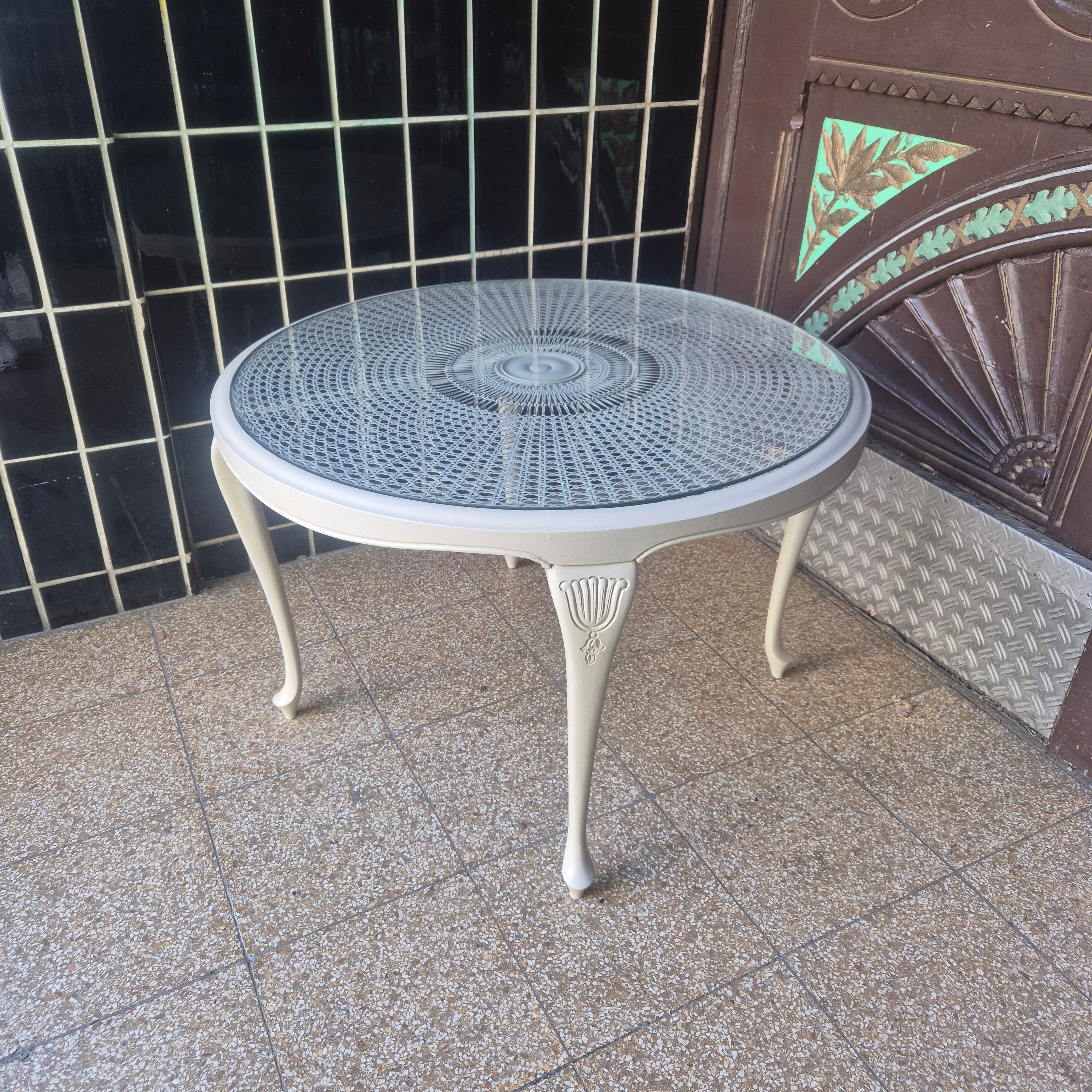 Vintage Chippendale Tisch rund mit Glasplatte - Beige - Wiener geflecht