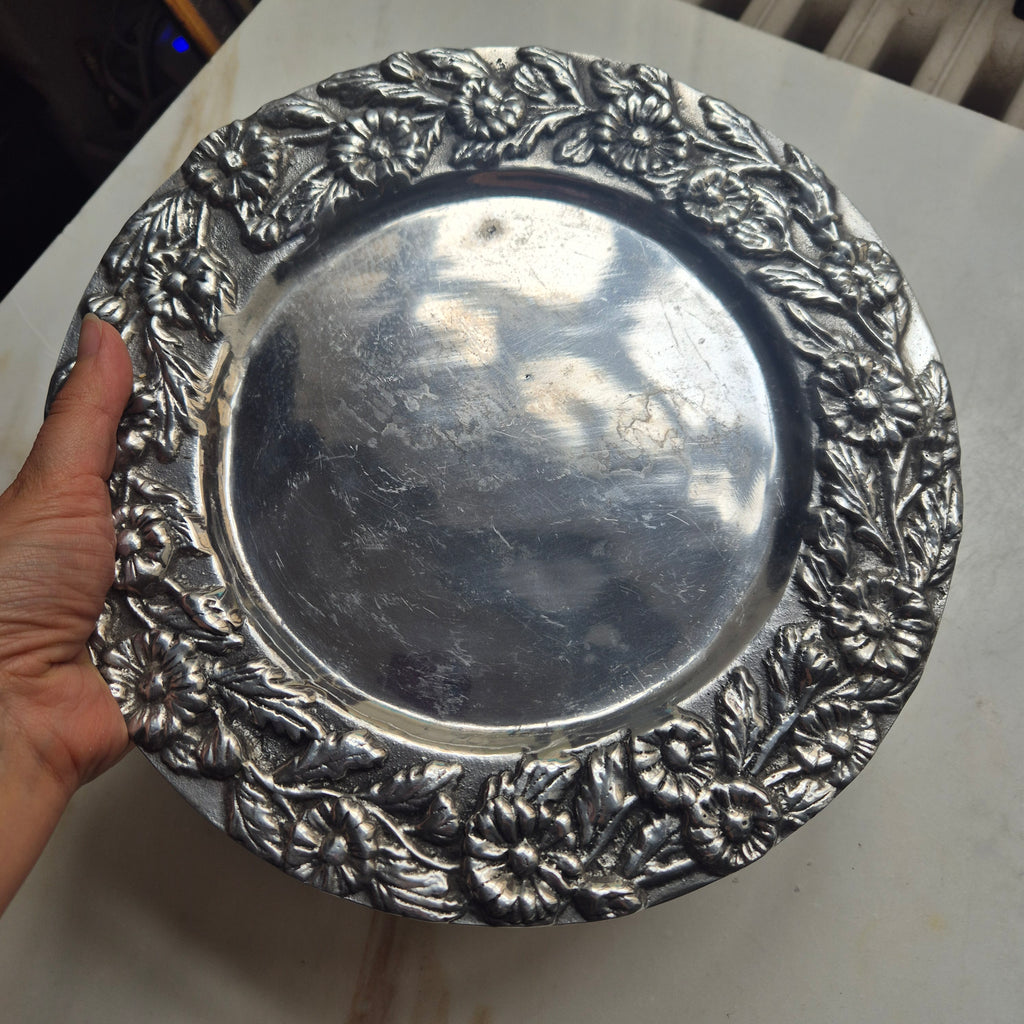 Vintage Metall Platte - Kerzenplatte - mit Blumereliefrand