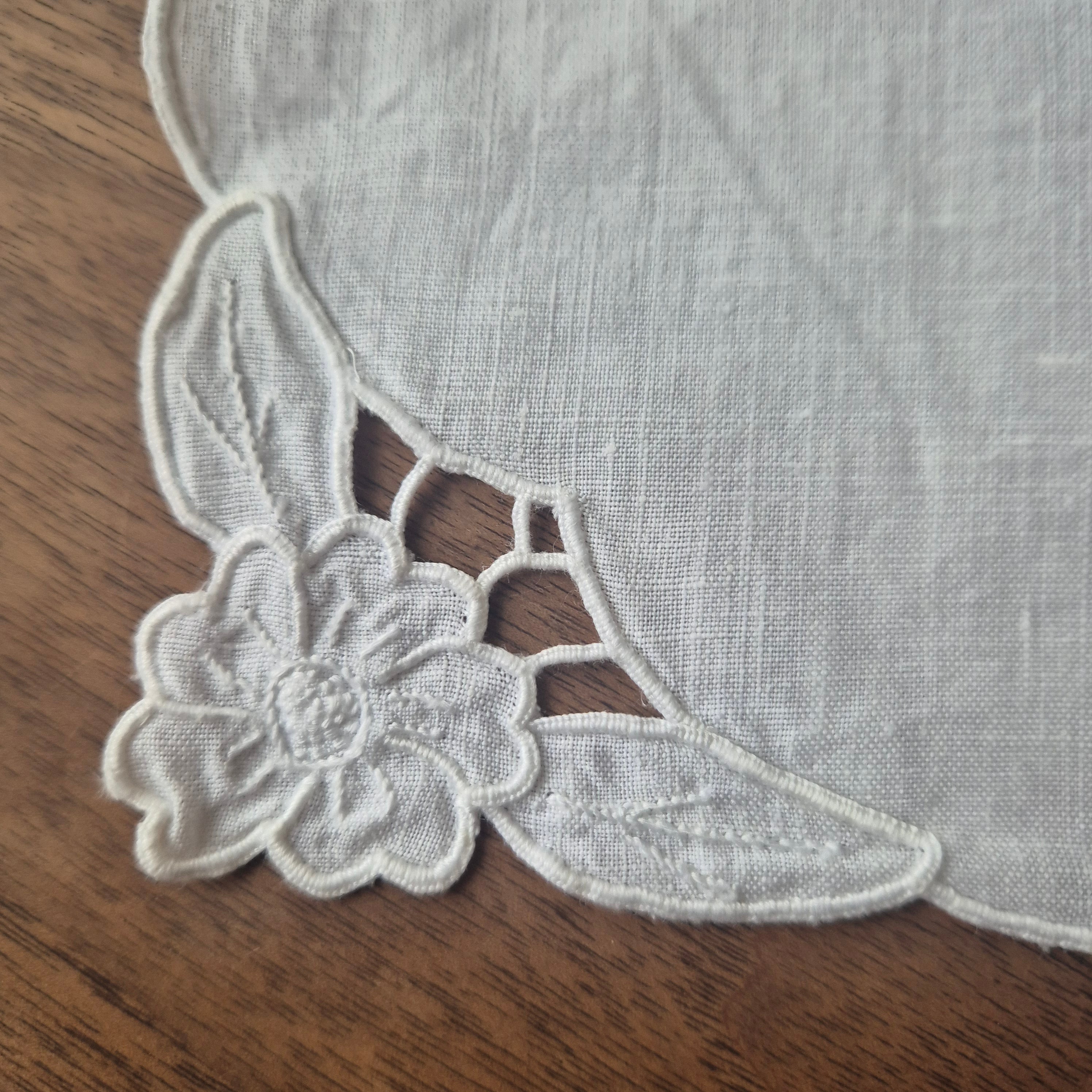 Antike Jugendstil Serviette/Mitteldecke weiß 44x40cm Baumwolle