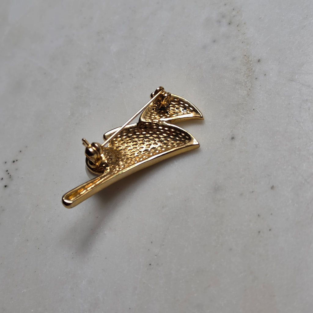 Elegante Vintage-Brosche im Segelschiff-Design – Goldfarben mit Kunstperle & Strass