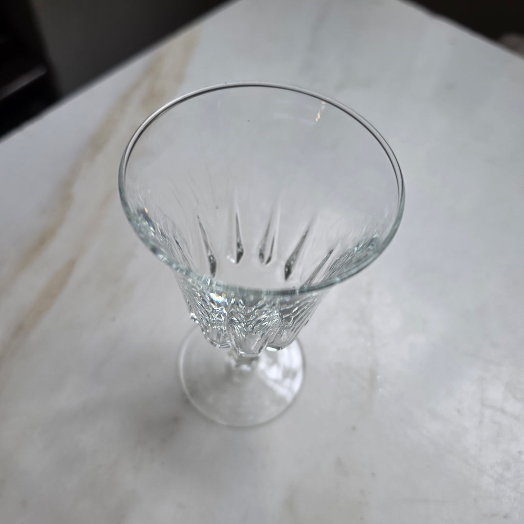 Elegantes Aperitif- & Likörglas mit Facettenschliff – Kristallklares Stielglas