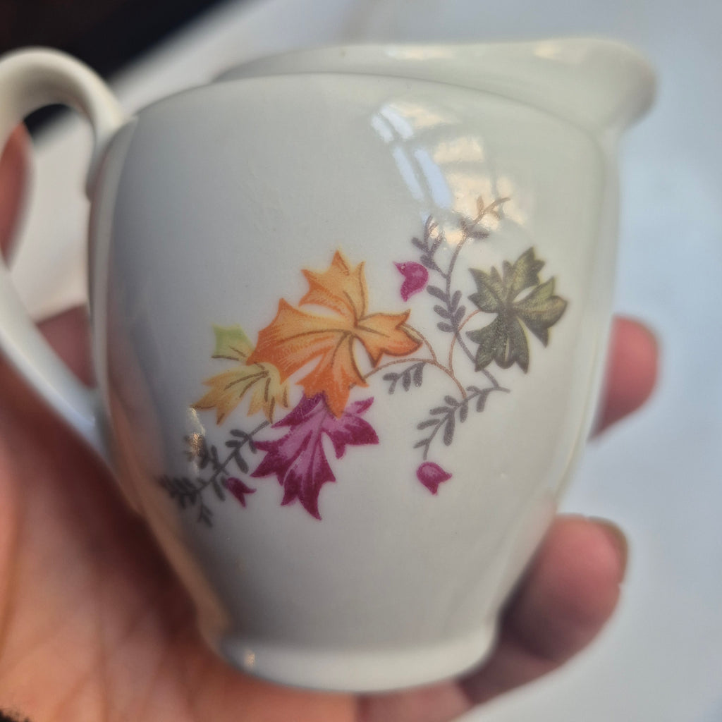 Kleines Milchkännchen von Colditz GDR Blätter