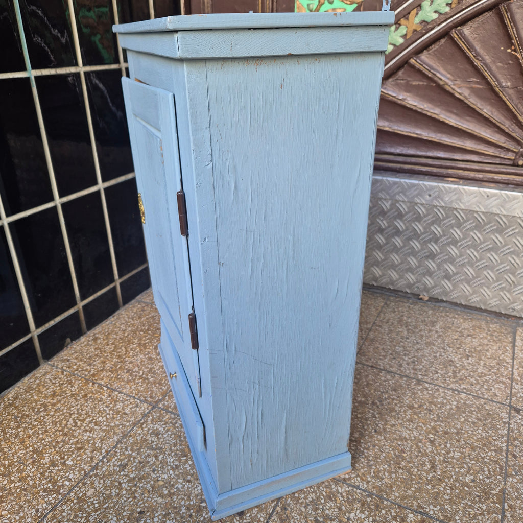 Antiker Wandschrank - Hängeschrank - rustikal Landhaus