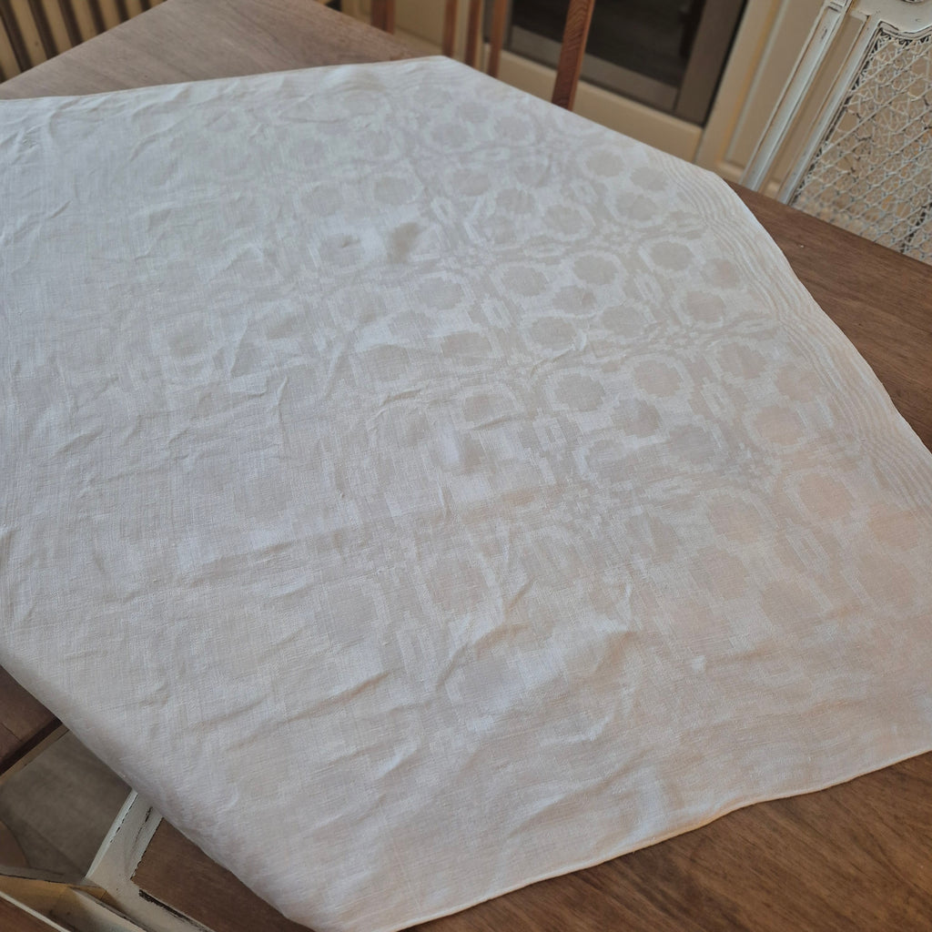 Antike Jugendstil Serviette/Mitteldecke weiß 83x95cm Damast leichte gelbe Flecken