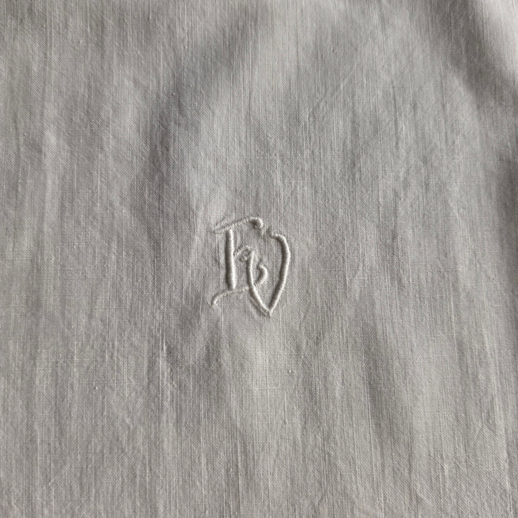 Antiker Paradekissen-Bezug - Monogramm E.V. - 75x75cm - Baumwolle - 2x Knöpfe fehlen