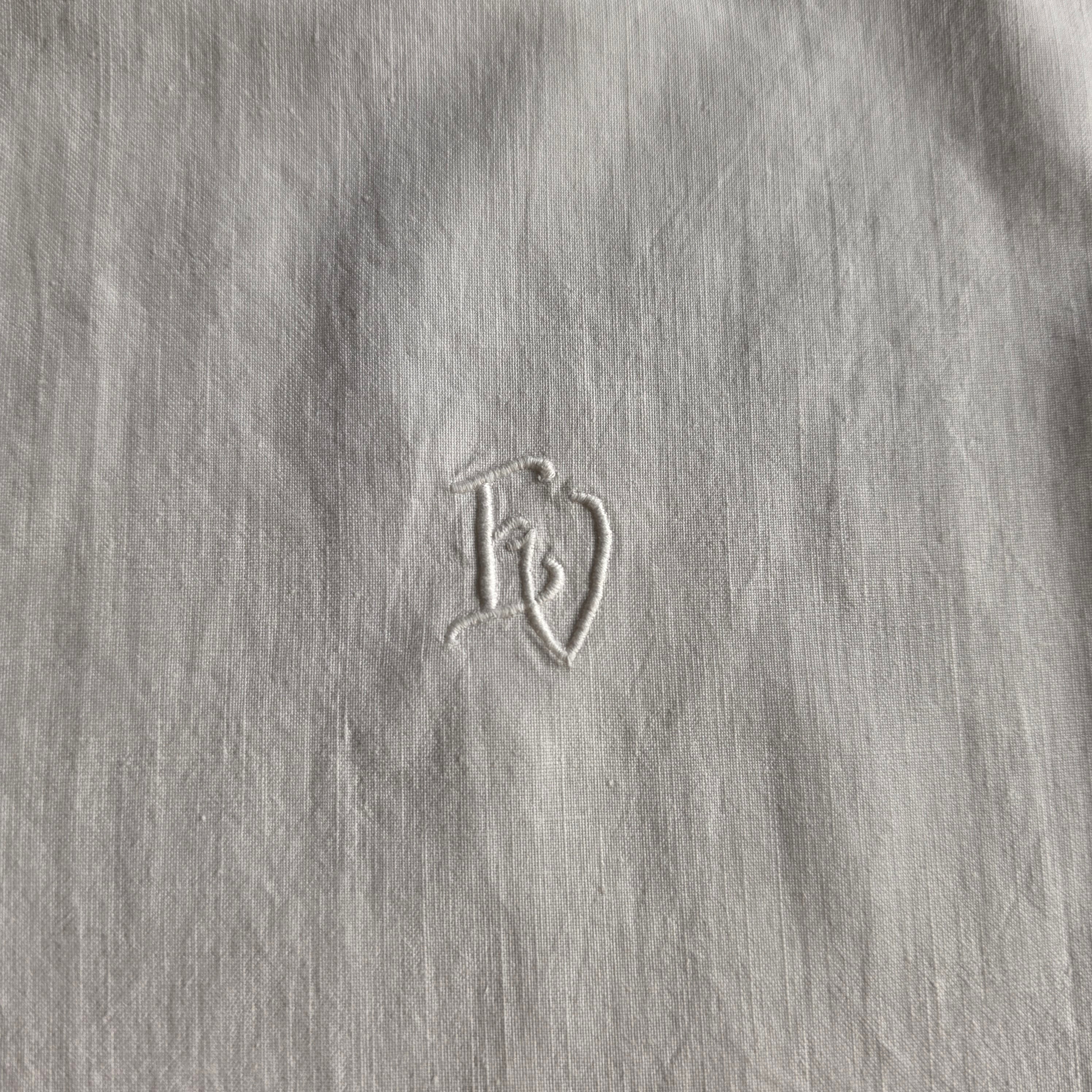 Antiker Paradekissen-Bezug - Monogramm E.V. - 75x75cm - Baumwolle - 2x Knöpfe fehlen