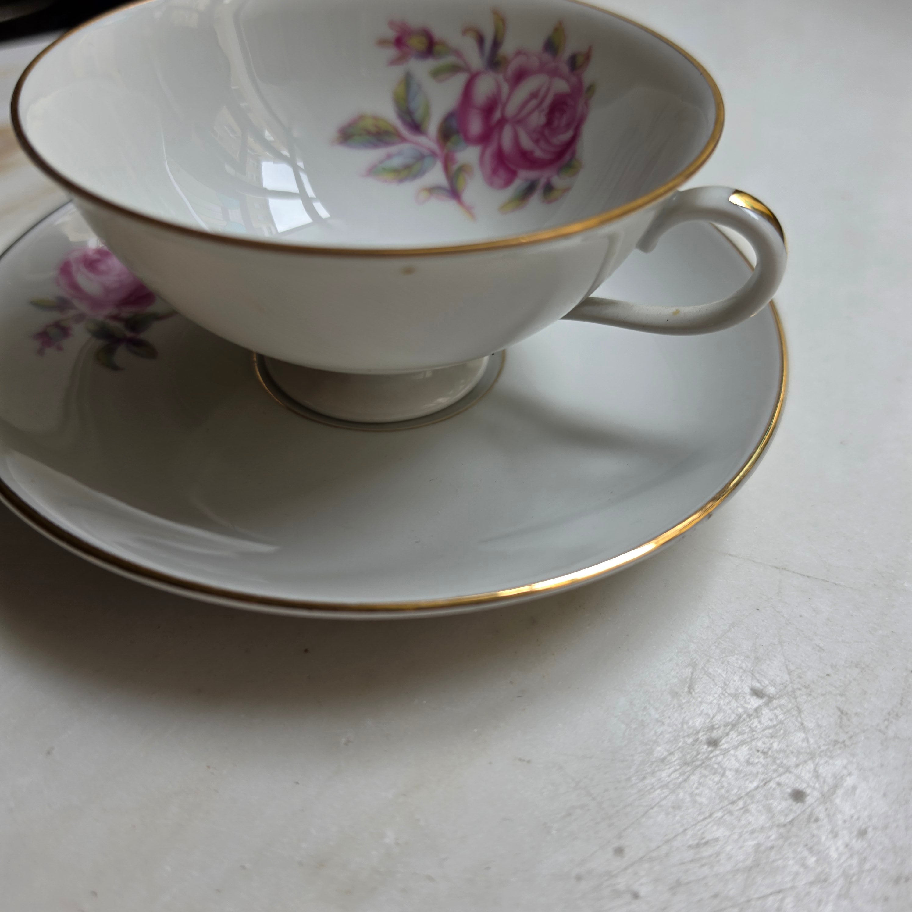 Fürstenberg Porzellan Teetasse mit Untertasse – Romantisches Rosenmotiv & Goldrand – Vintage Gedeck