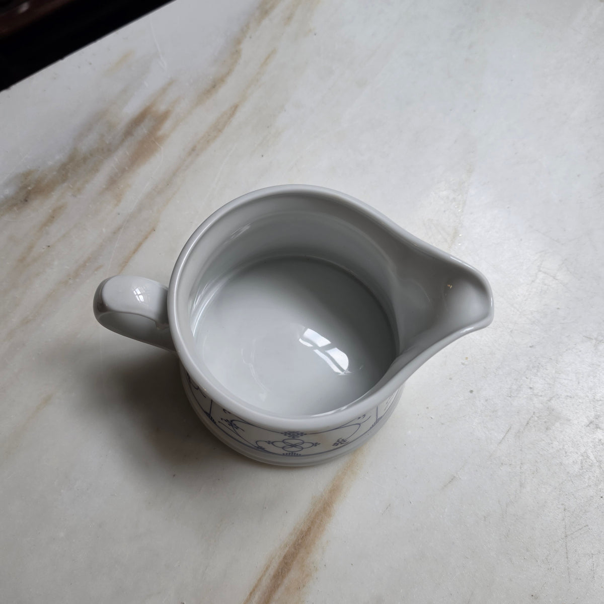 Vintage Porzellan Milchkännchen – Form Marienbad „Ingres Weiß“ - Blaues Dekor - Indisch Blau