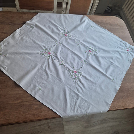 Vintage Tischdecke Baumwolle mit Blumenstickerei 84x88cm